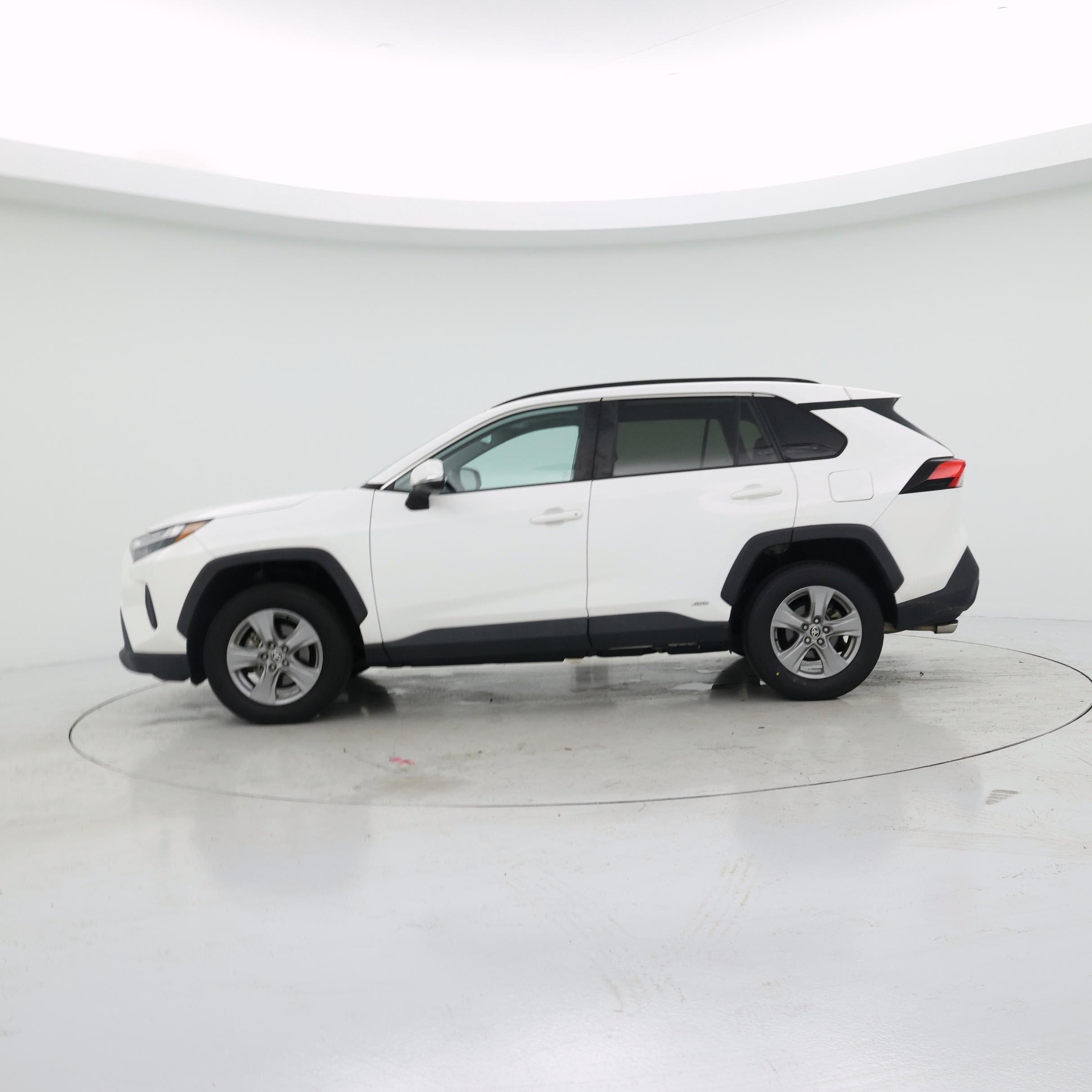 Thumbnail: 2022 Toyota RAV4 - 3