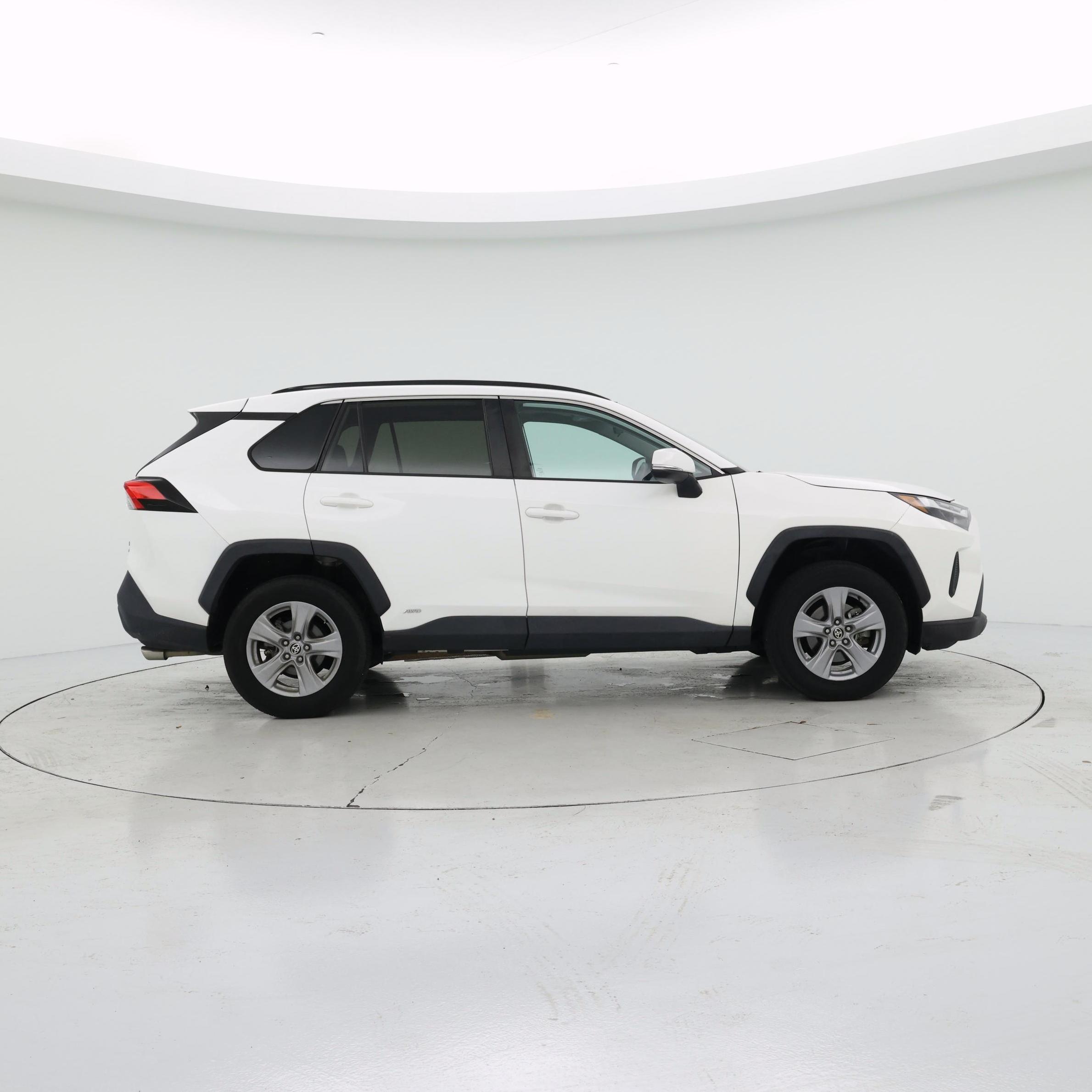 Thumbnail: 2022 Toyota RAV4 - 7