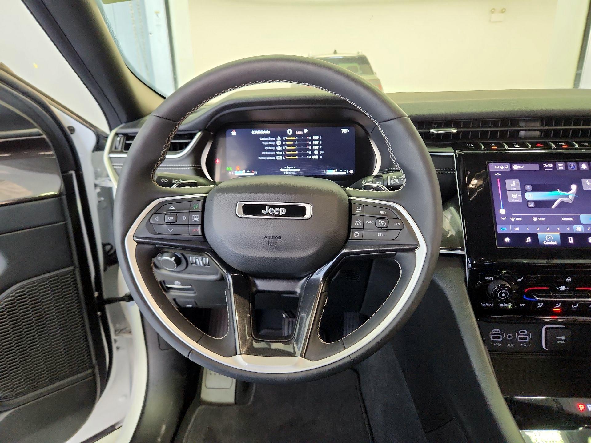 Thumbnail: 2023 Jeep Grand Cherokee - 10