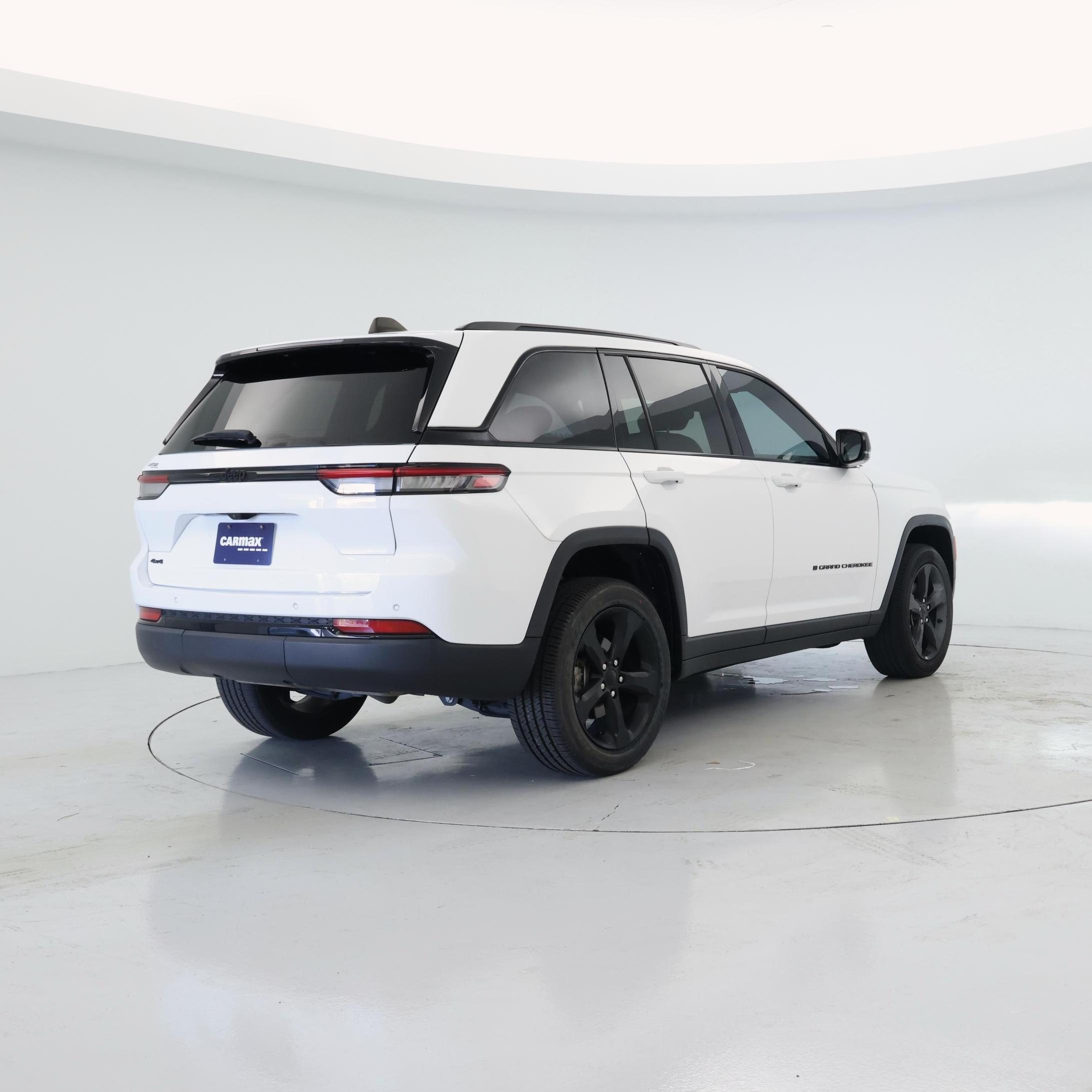Thumbnail: 2023 Jeep Grand Cherokee - 8