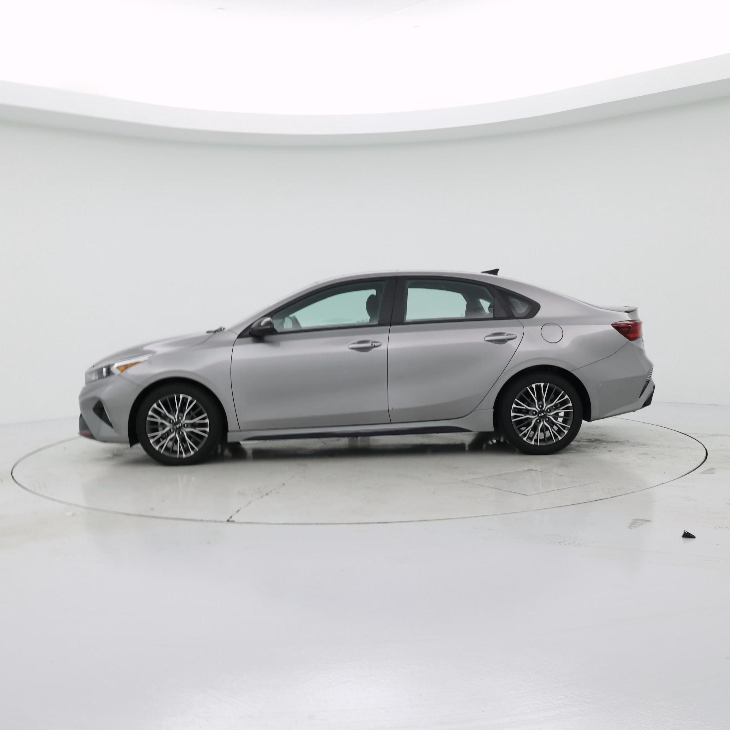 Thumbnail: 2024 Kia Forte - 3