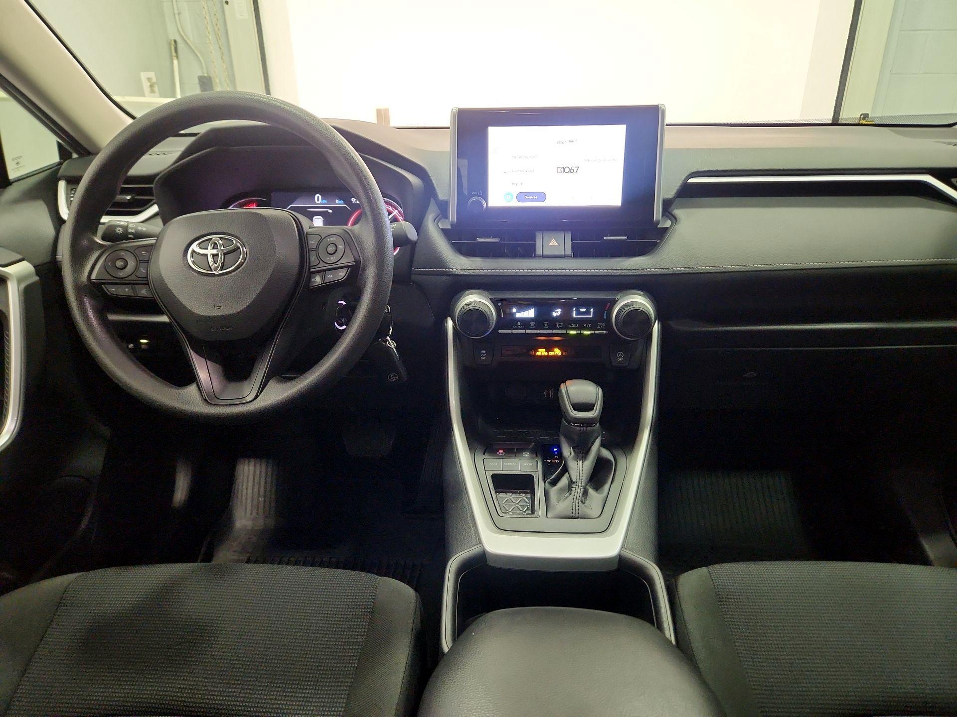 Thumbnail: 2025 Toyota RAV4 - 9