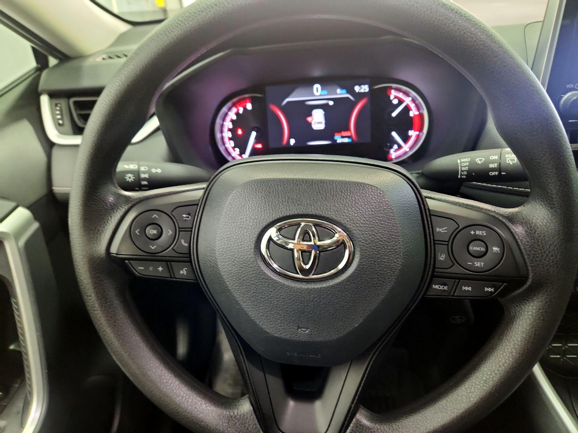 Thumbnail: 2025 Toyota RAV4 - 10