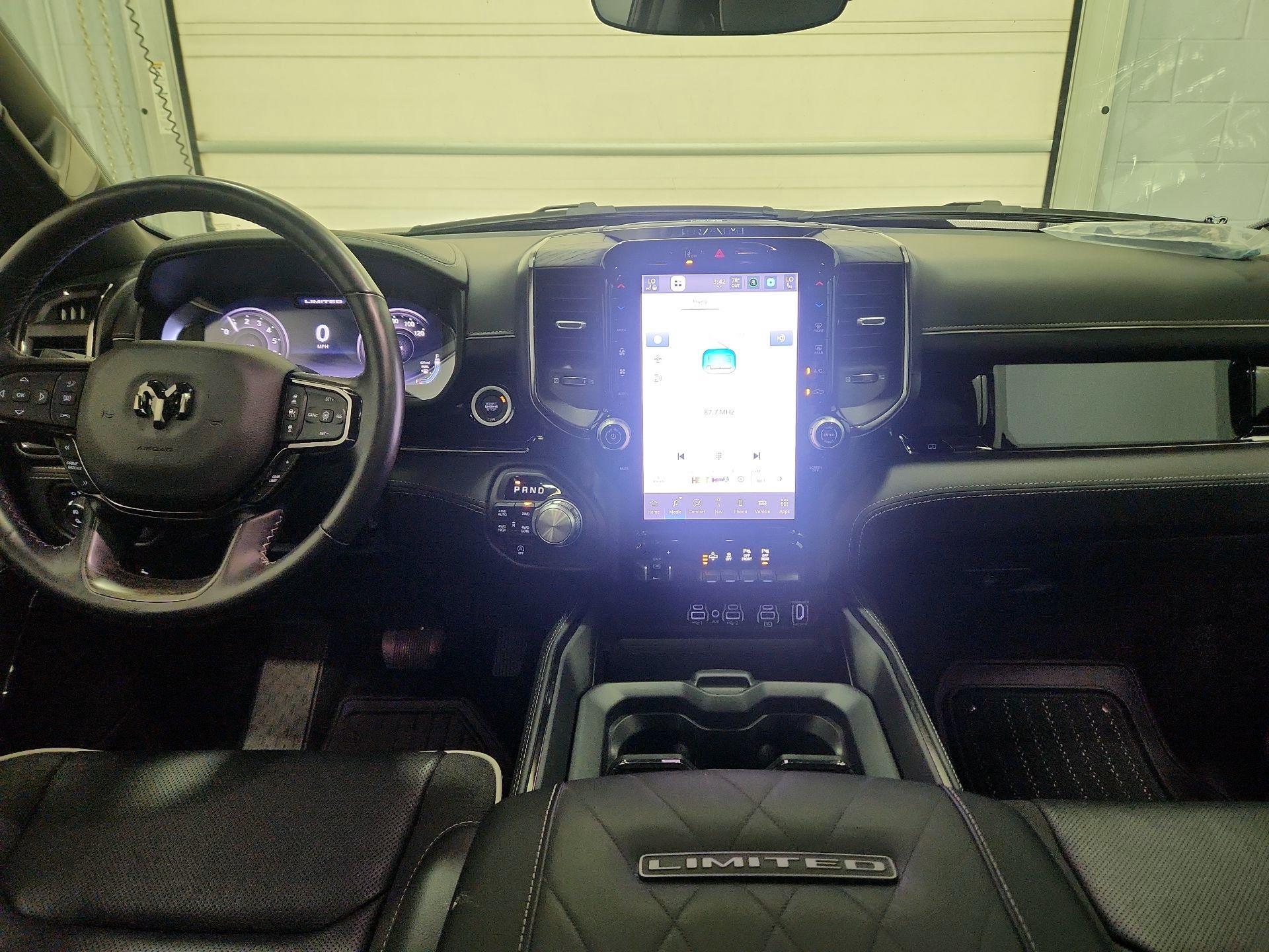 Thumbnail: 2025 RAM 1500 - 9