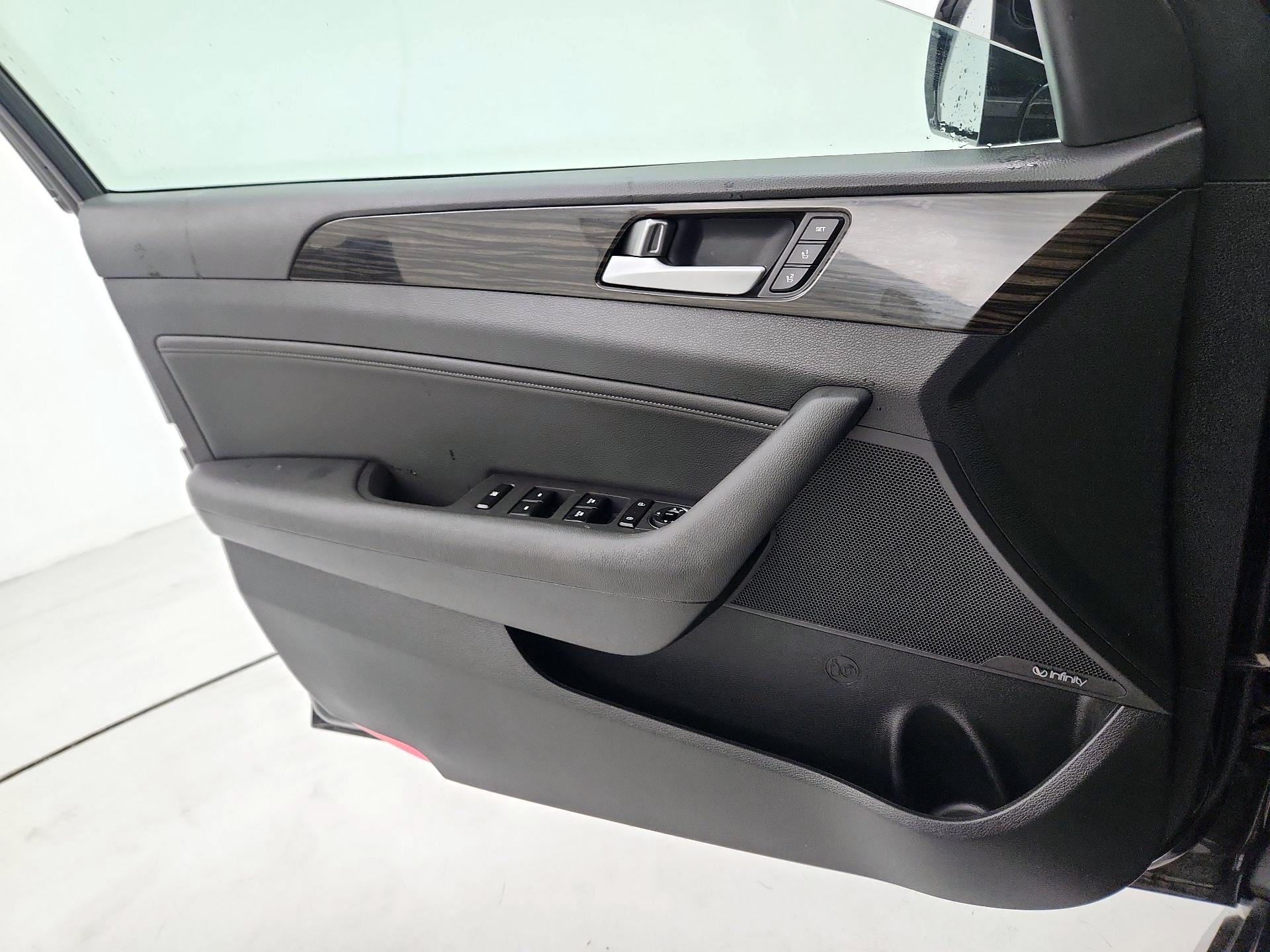 Thumbnail: 2016 Hyundai Sonata - 12