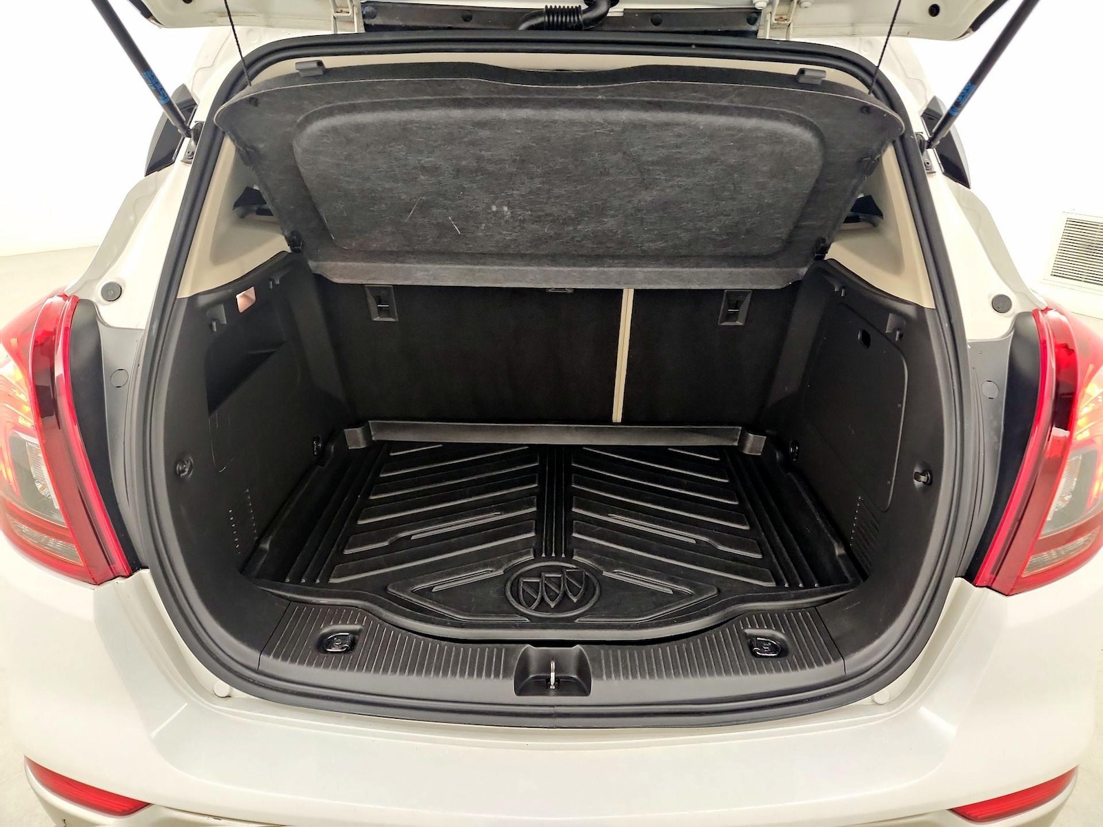 2019 Buick Encore Essence - Photo 23