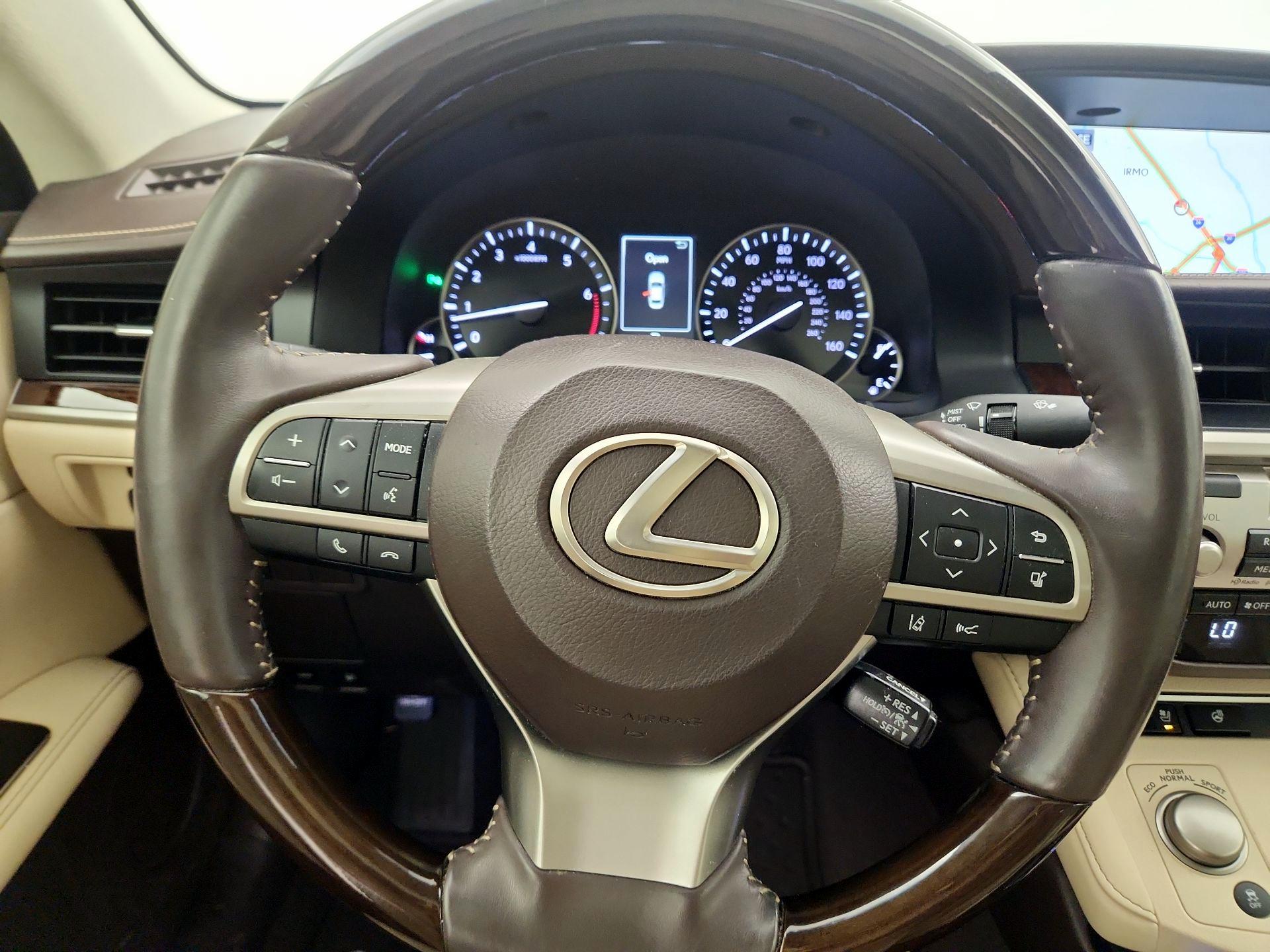 Thumbnail: 2017 Lexus ES - 10