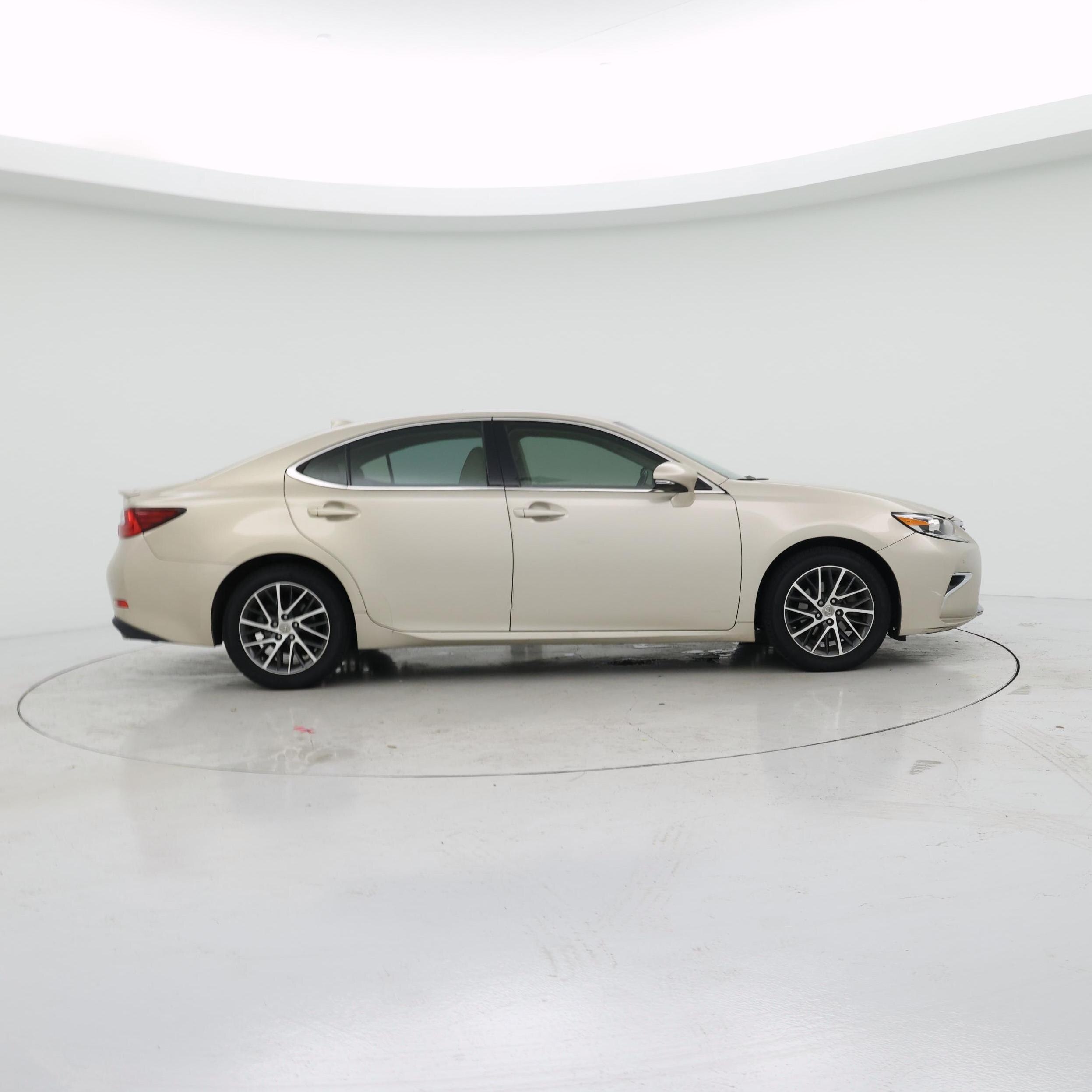 Thumbnail: 2017 Lexus ES - 7