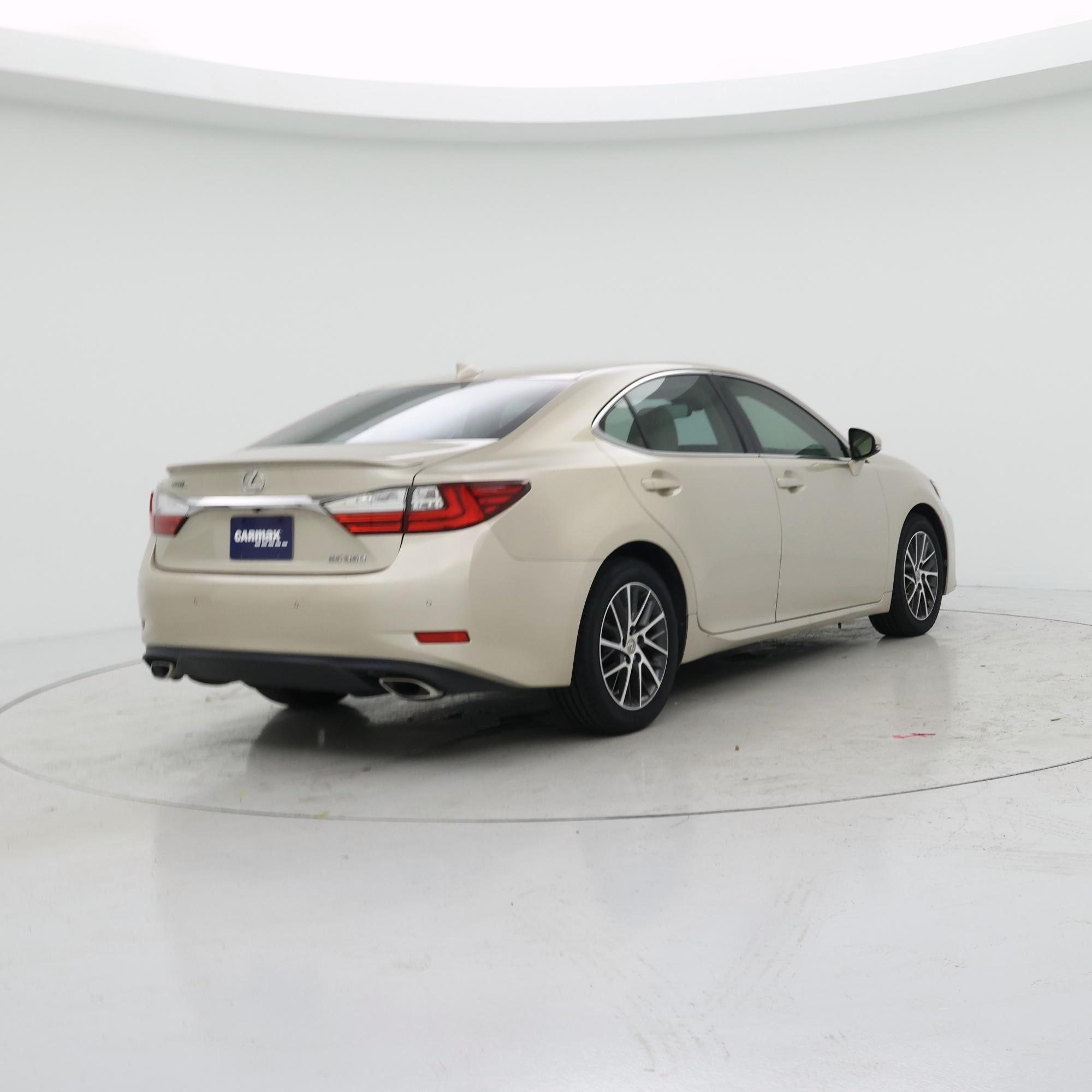 Thumbnail: 2017 Lexus ES - 8