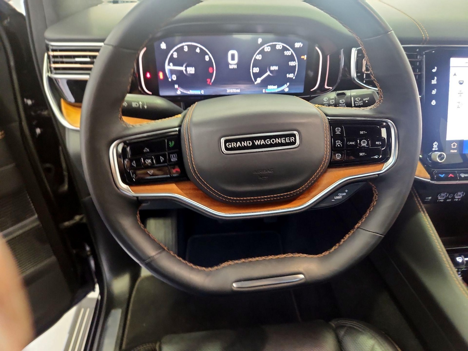 2024 Jeep Grand Wagoneer Series III - Photo 11