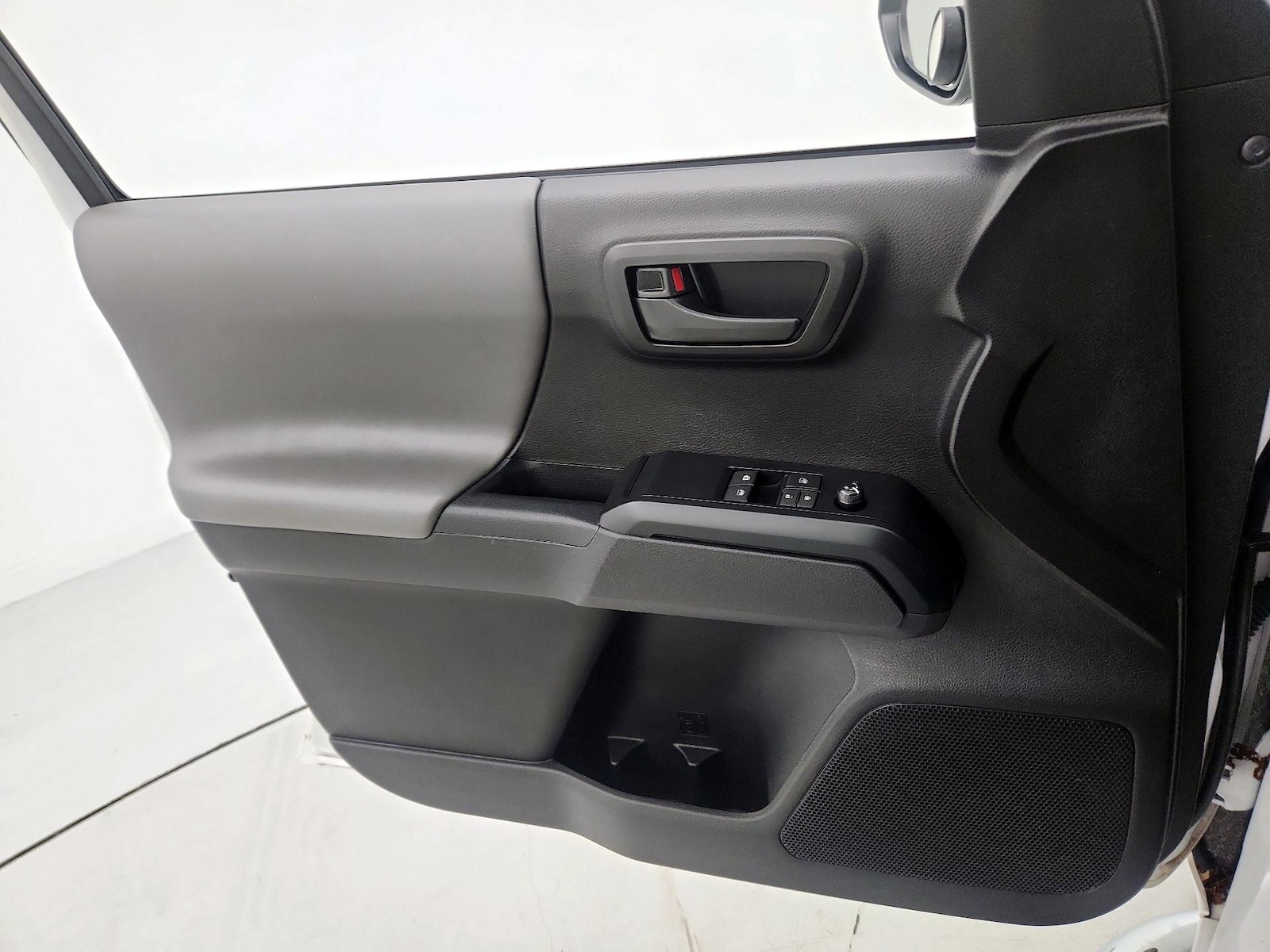 2023 Toyota Tacoma SR - Photo 13