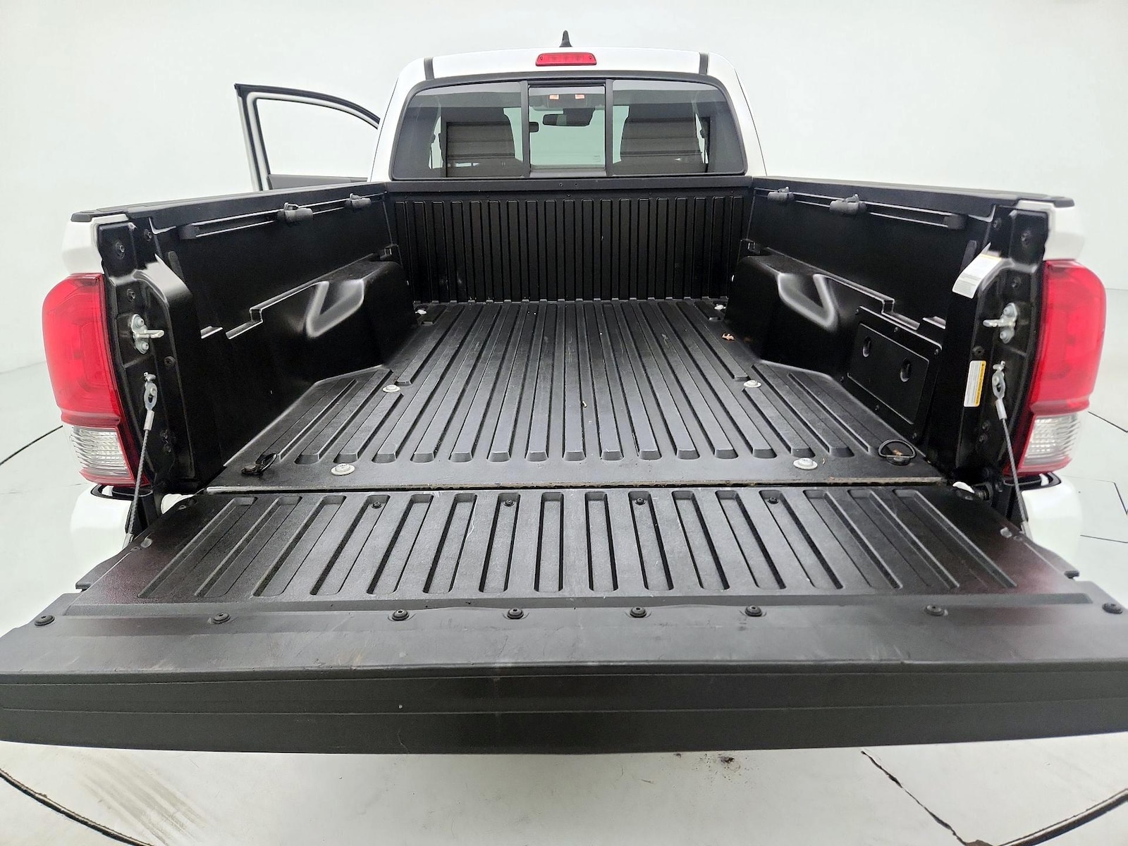 2023 Toyota Tacoma SR - Photo 21