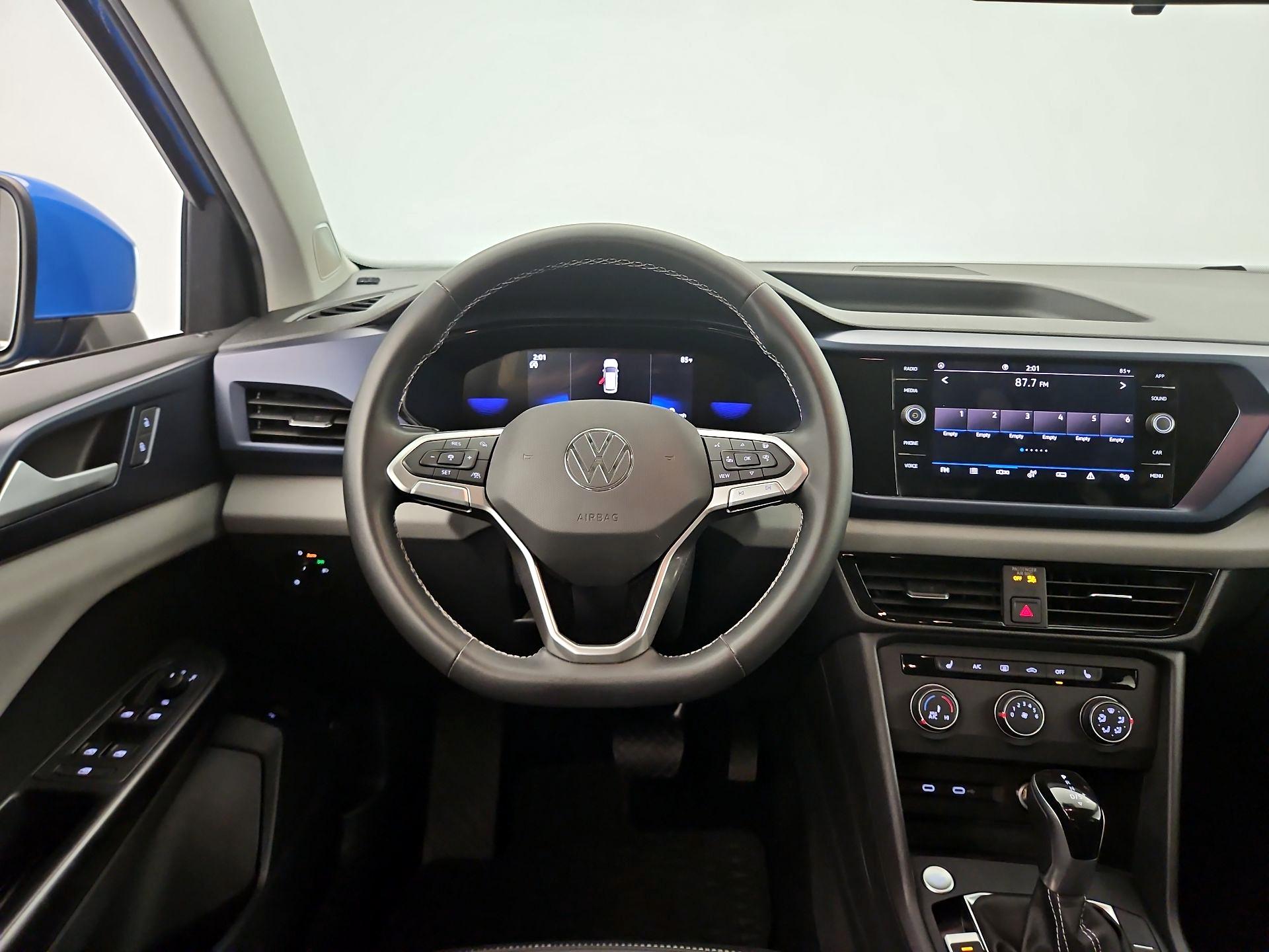 Thumbnail: 2022 Volkswagen Taos - 10