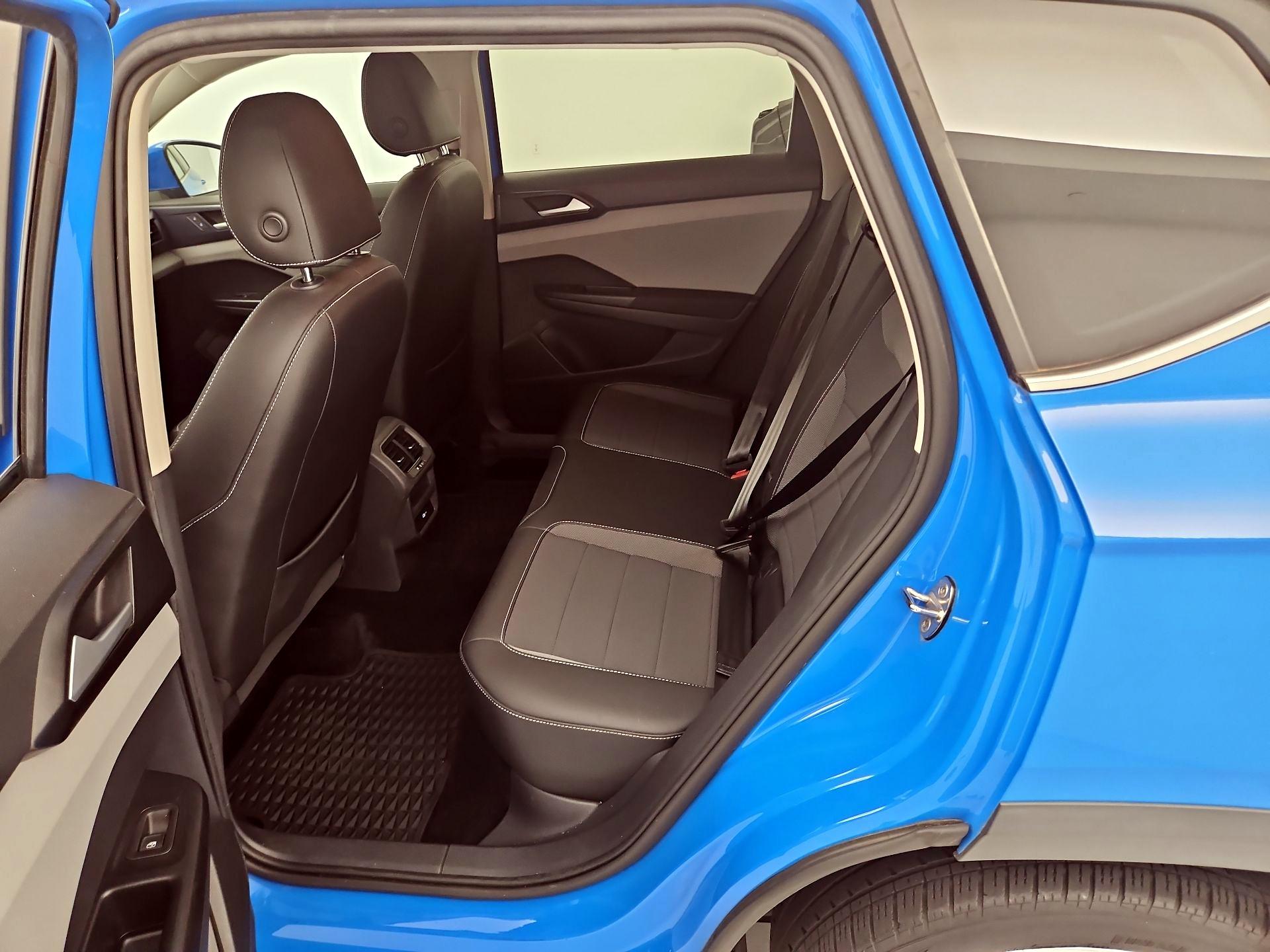 Thumbnail: 2022 Volkswagen Taos - 18