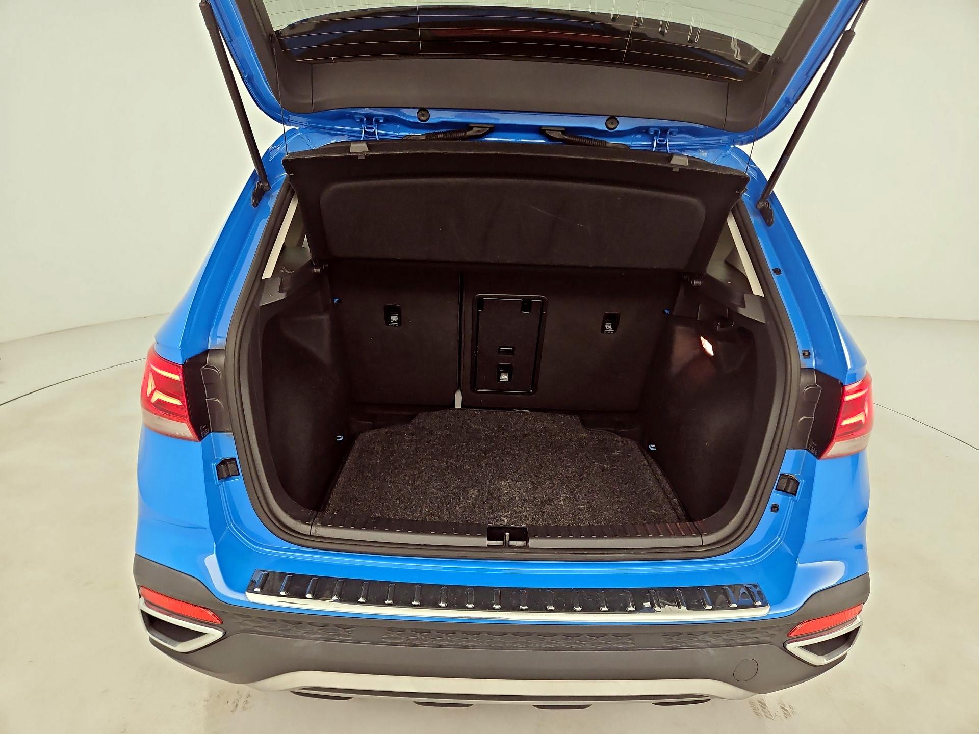 Thumbnail: 2022 Volkswagen Taos - 19