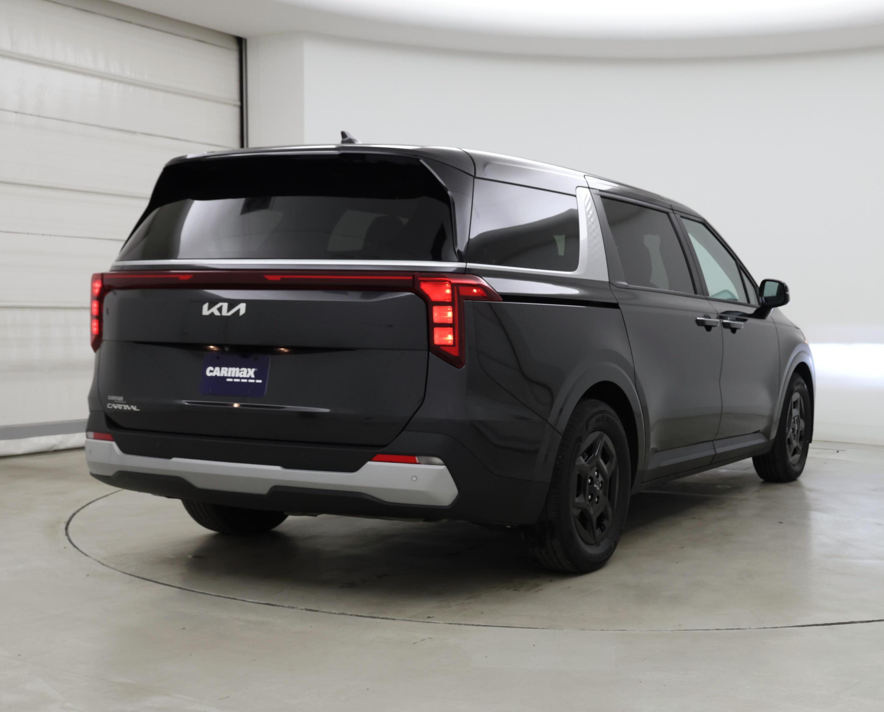 Thumbnail: 2025 Kia Carnival - 8
