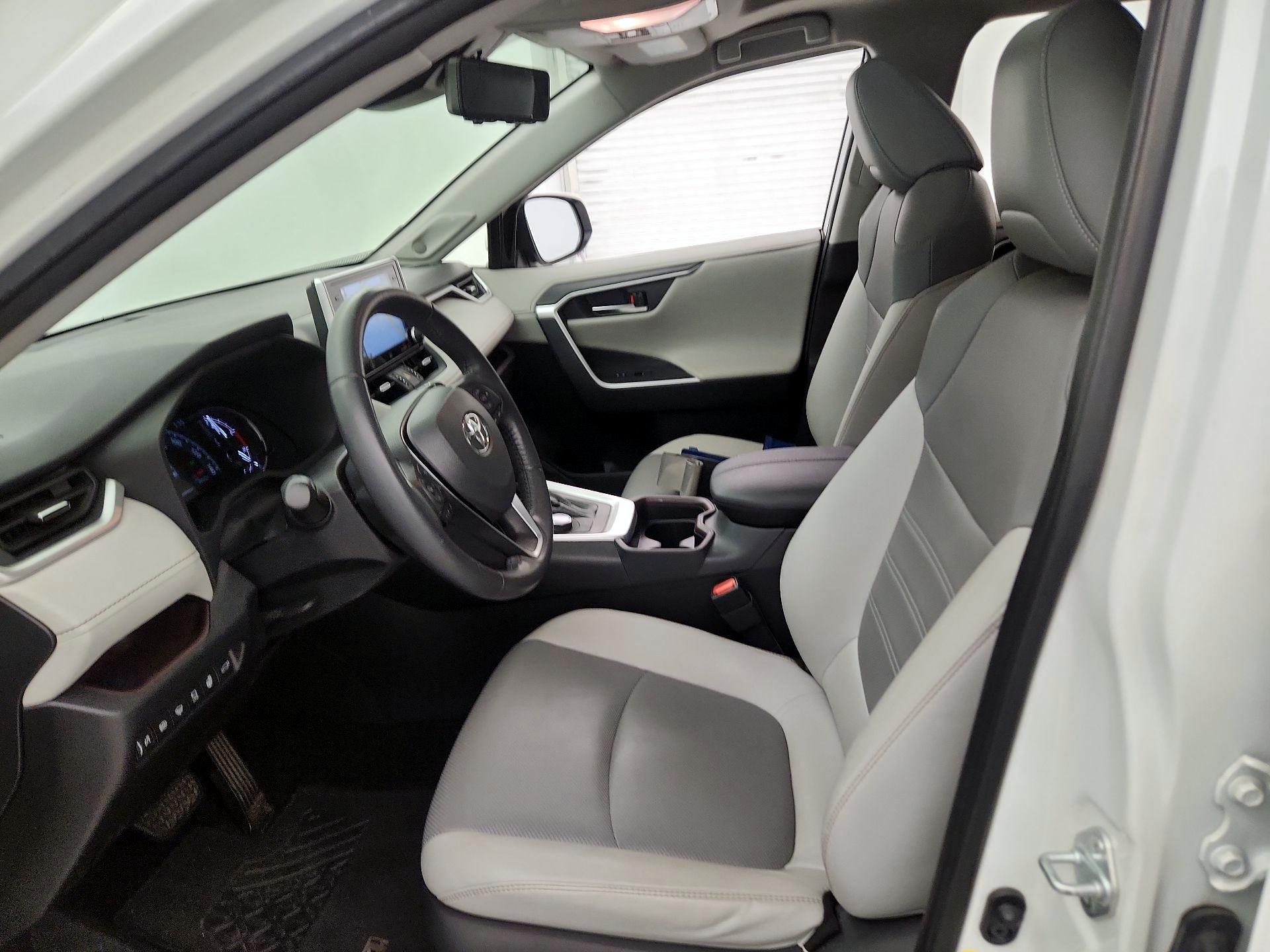 Thumbnail: 2019 Toyota RAV4 - 11