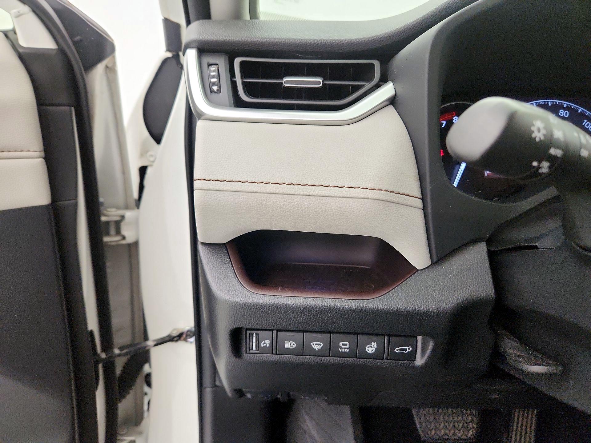 Thumbnail: 2019 Toyota RAV4 - 13