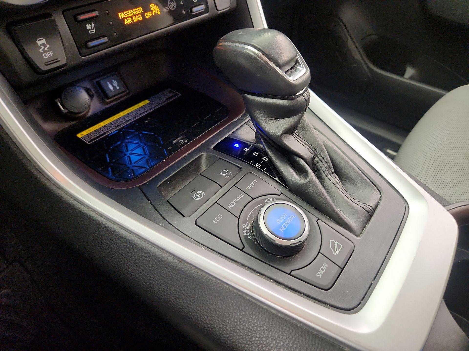 Thumbnail: 2019 Toyota RAV4 - 18
