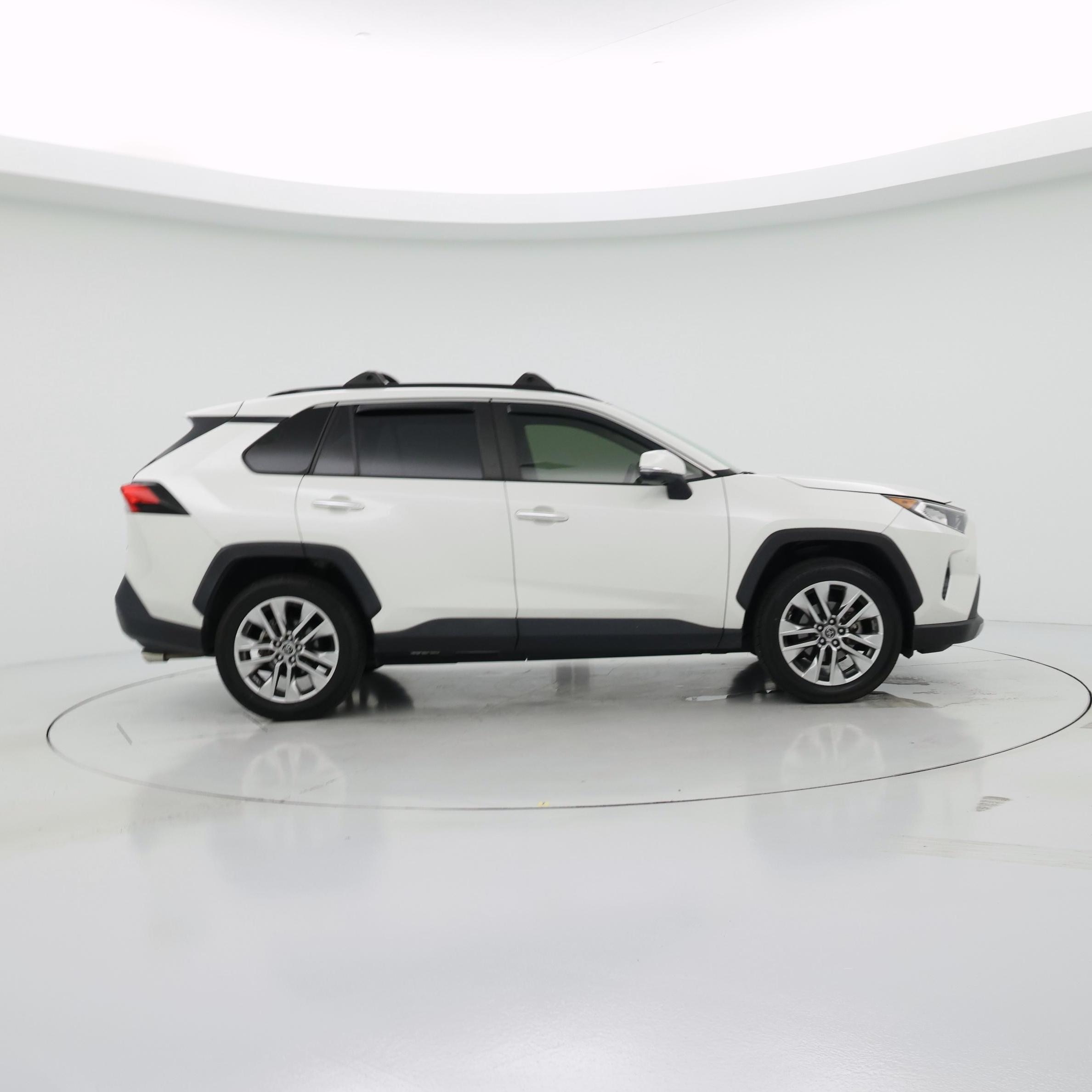 Thumbnail: 2019 Toyota RAV4 - 7