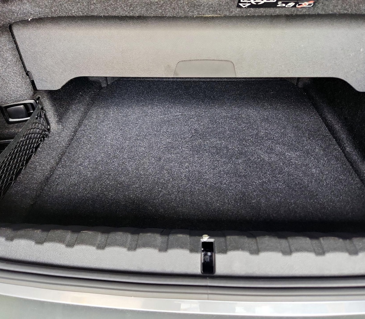 Trunk/Cargo (Seats Up)