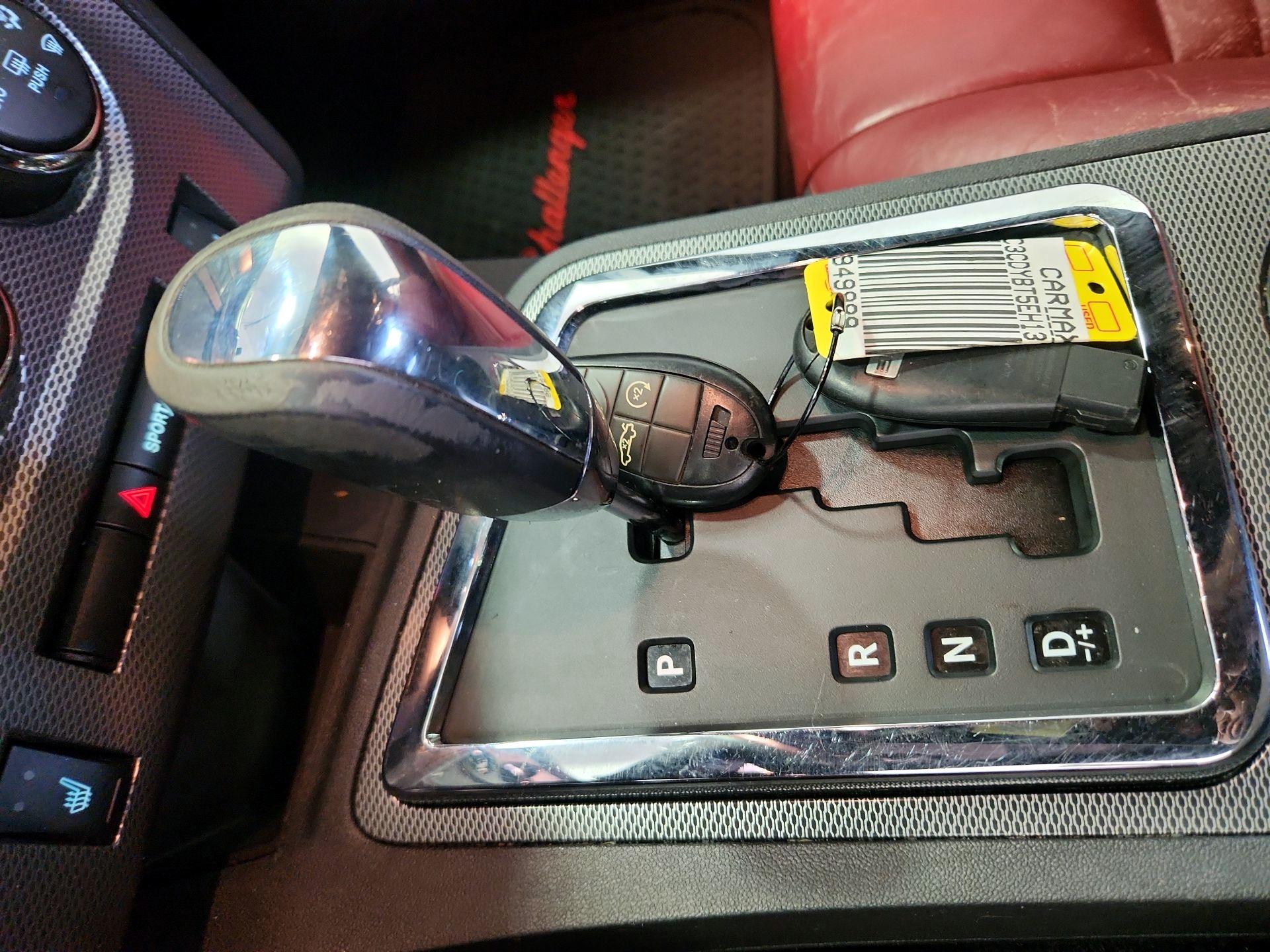 Thumbnail: 2014 Dodge Challenger - 17