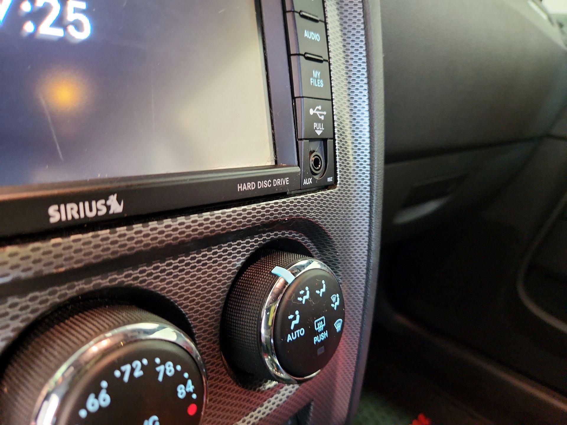 Thumbnail: 2014 Dodge Challenger - 18