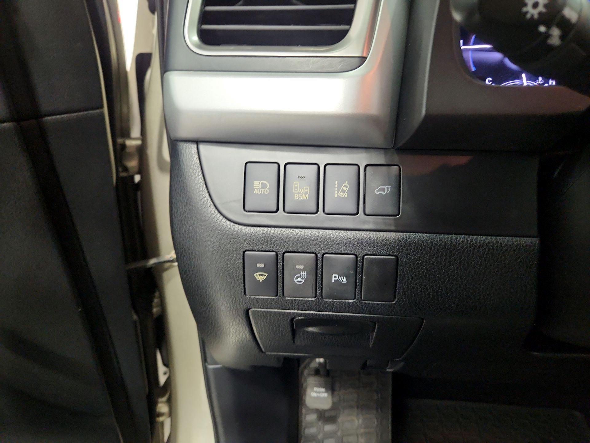 Thumbnail: 2014 Toyota Highlander - 13