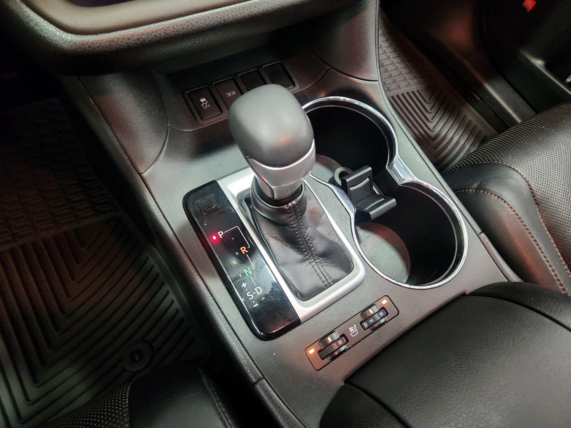 Thumbnail: 2014 Toyota Highlander - 17