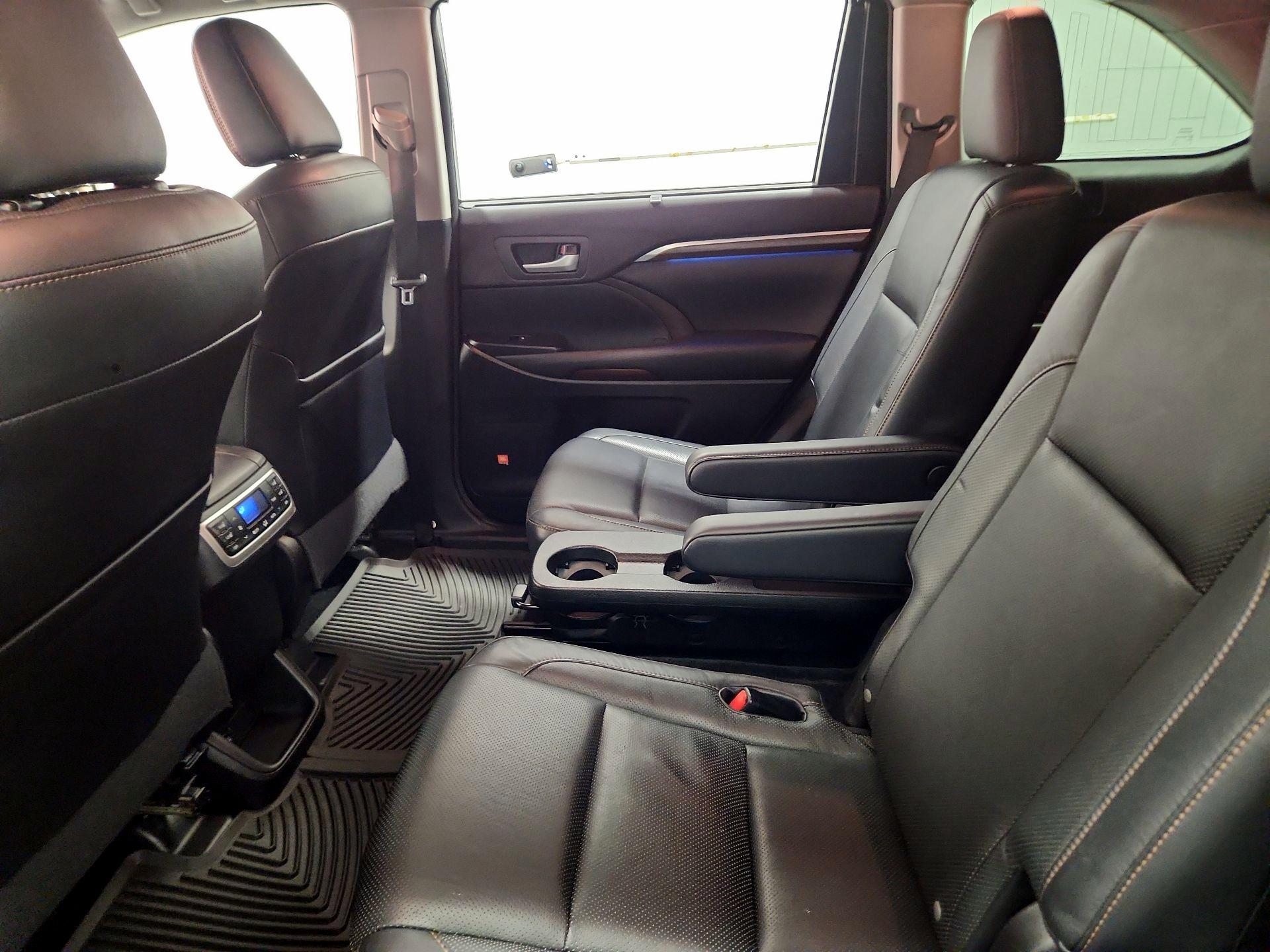 Thumbnail: 2014 Toyota Highlander - 20