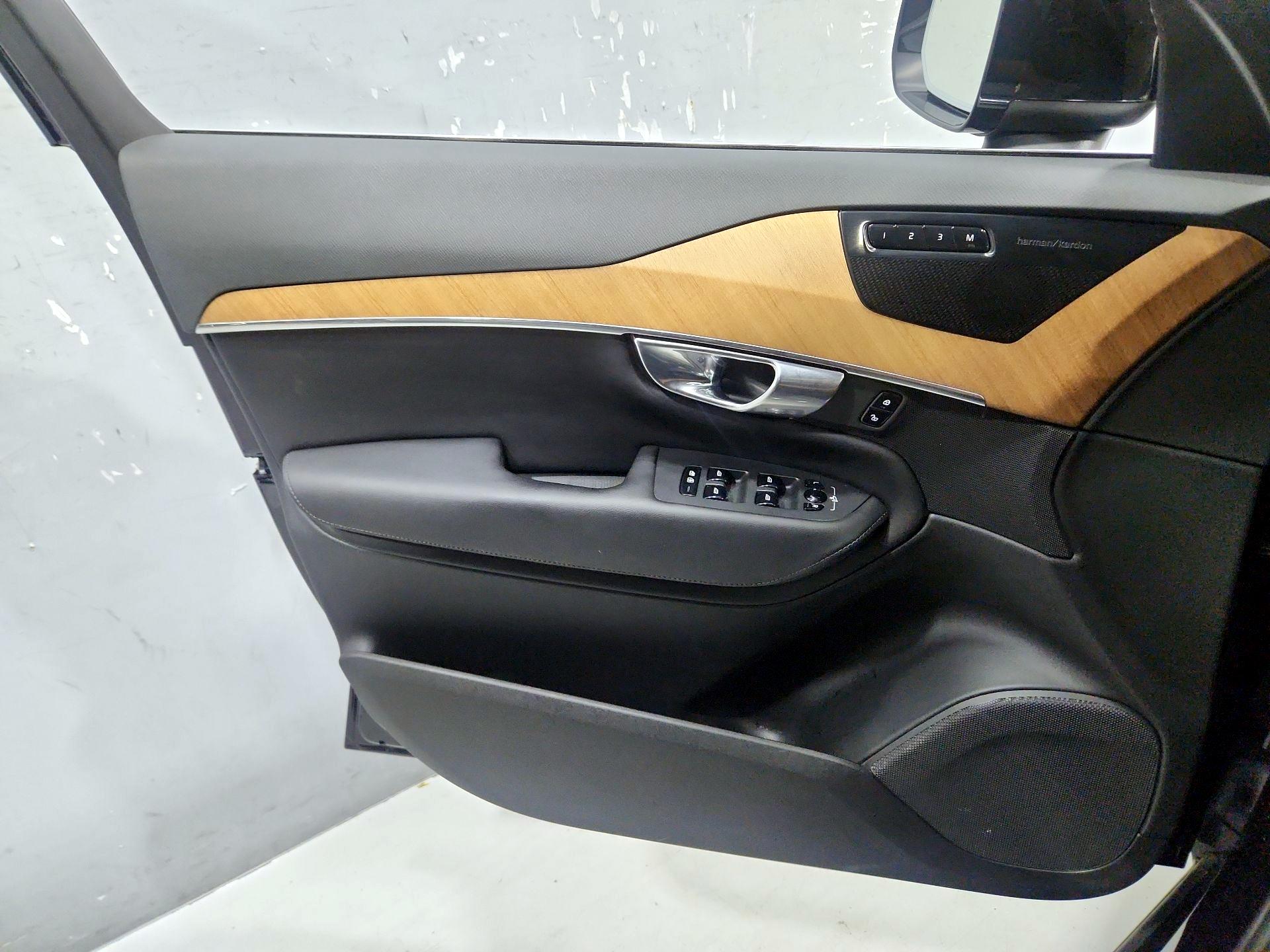 Thumbnail: 2023 Volvo XC90 - 12