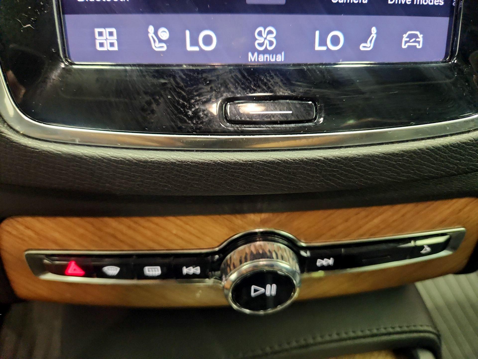 Thumbnail: 2023 Volvo XC90 - 16