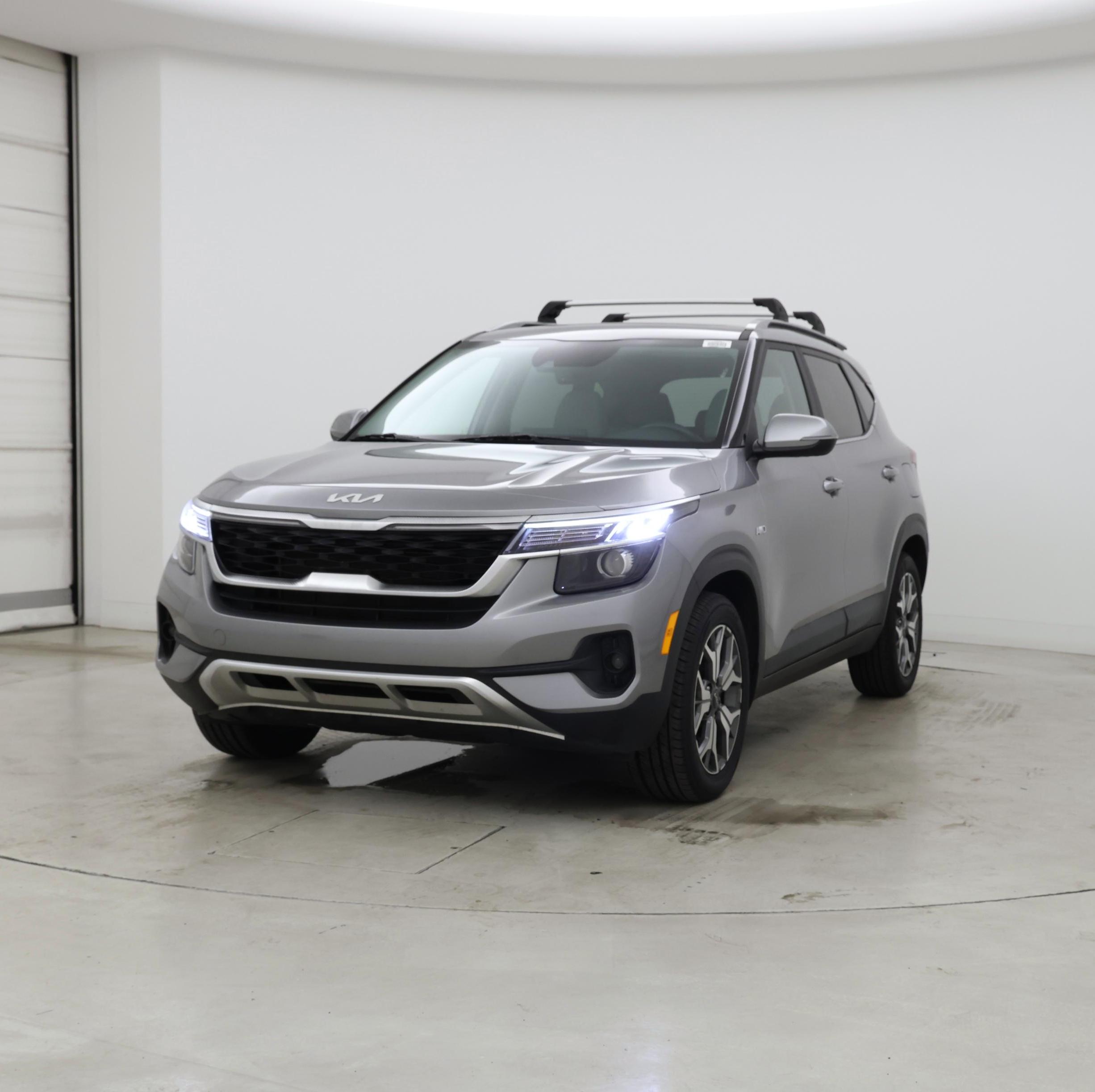 Thumbnail: 2022 Kia Seltos - 4