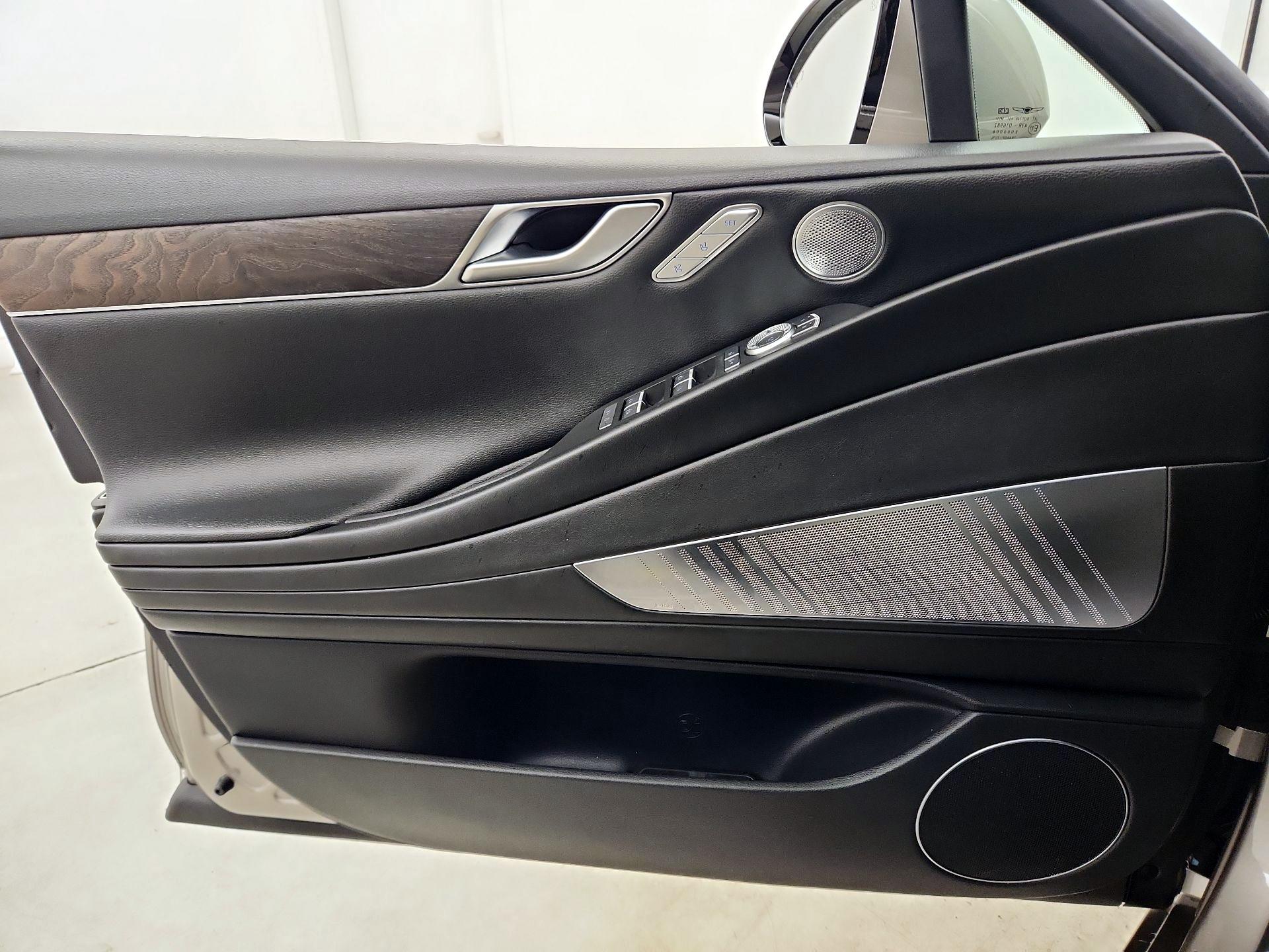 Thumbnail: 2021 Genesis G80 - 12