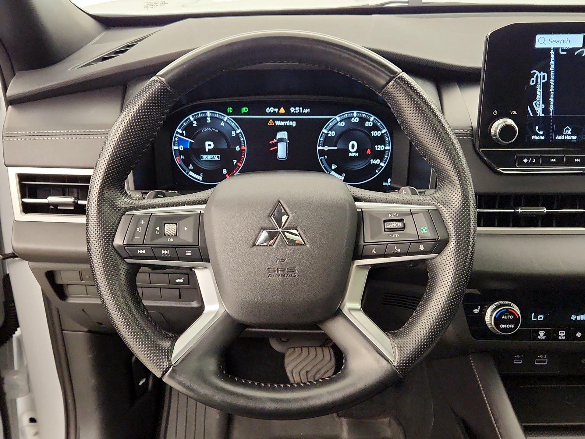 Thumbnail: 2024 Mitsubishi Outlander - 10
