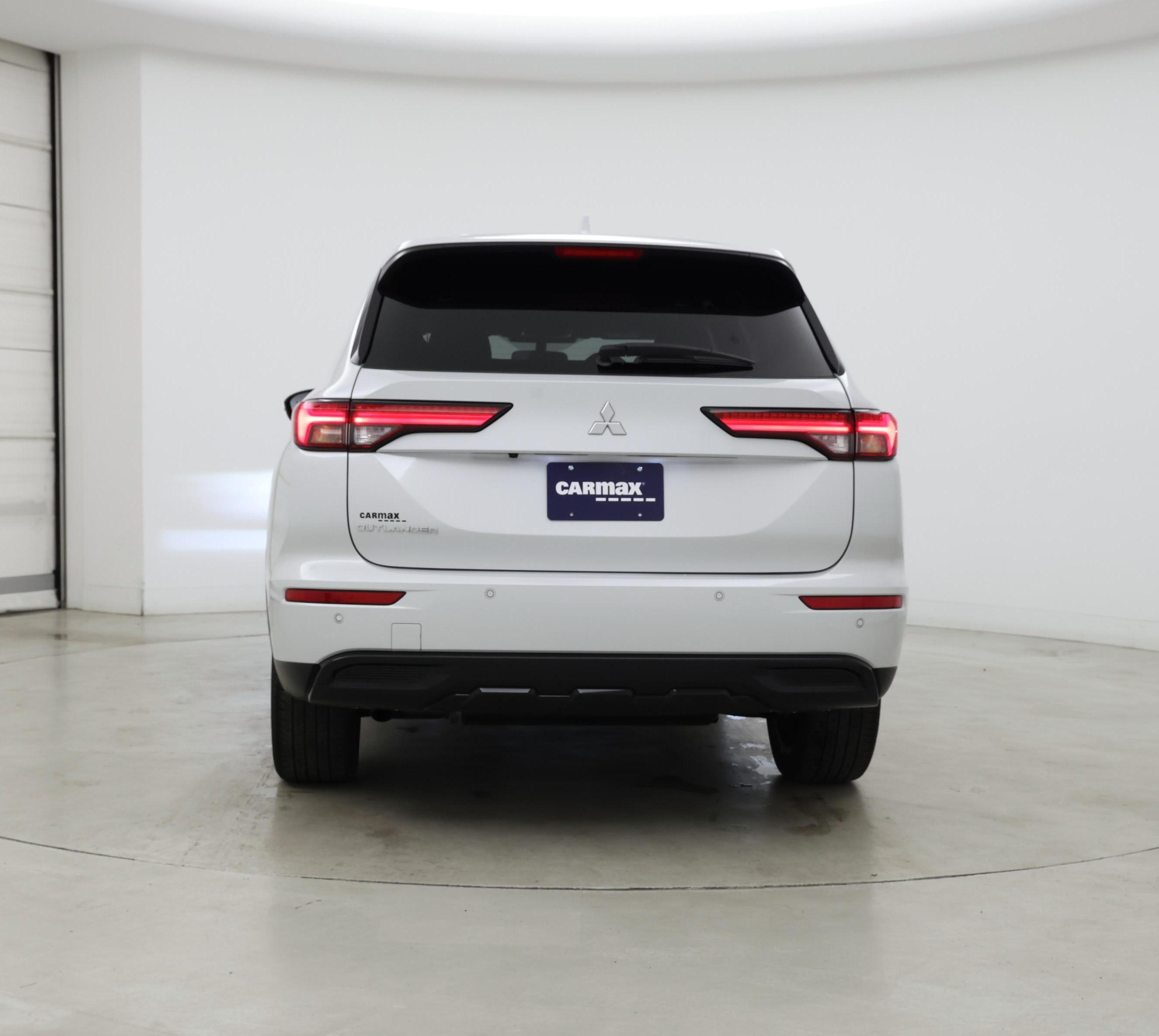 Thumbnail: 2024 Mitsubishi Outlander - 6