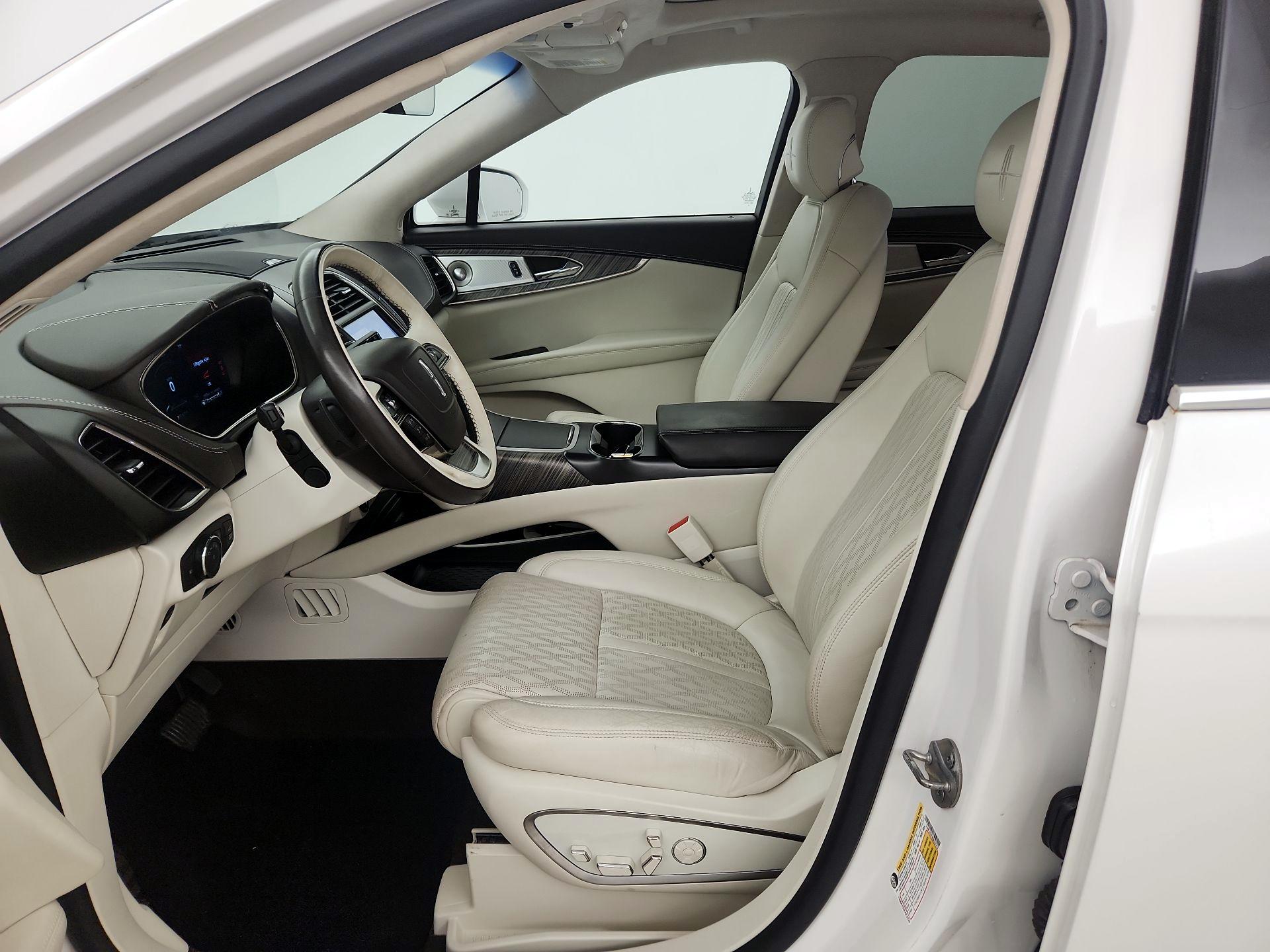 Thumbnail: 2019 Lincoln Nautilus - 11