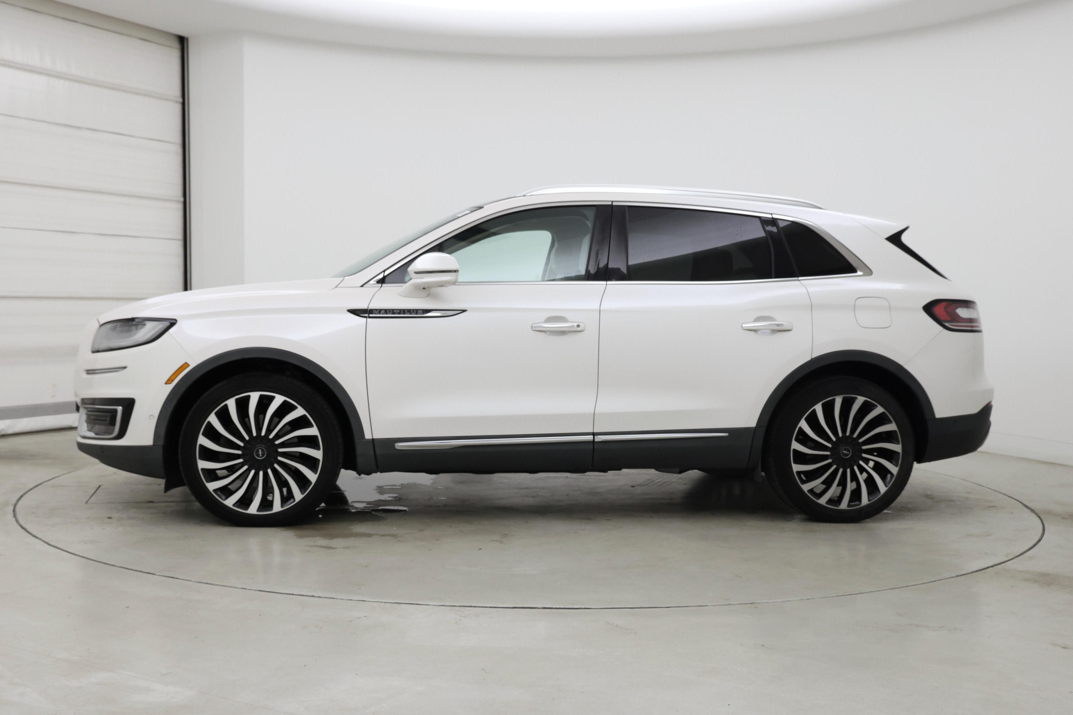 Thumbnail: 2019 Lincoln Nautilus - 3