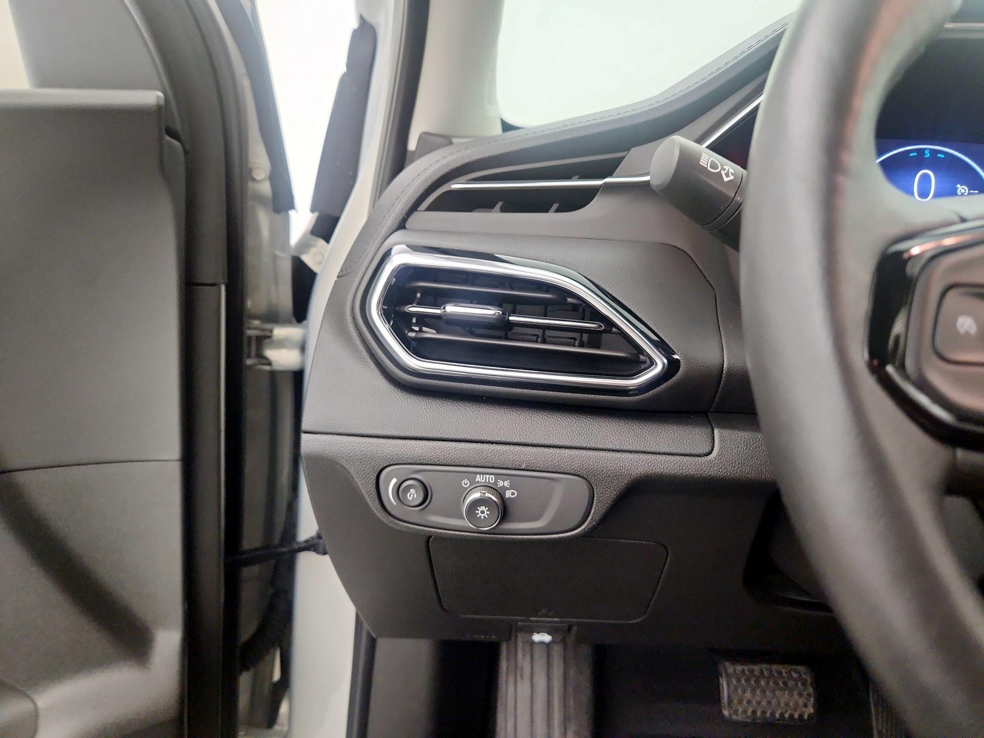Thumbnail: 2023 Chevrolet Bolt EUV - 13