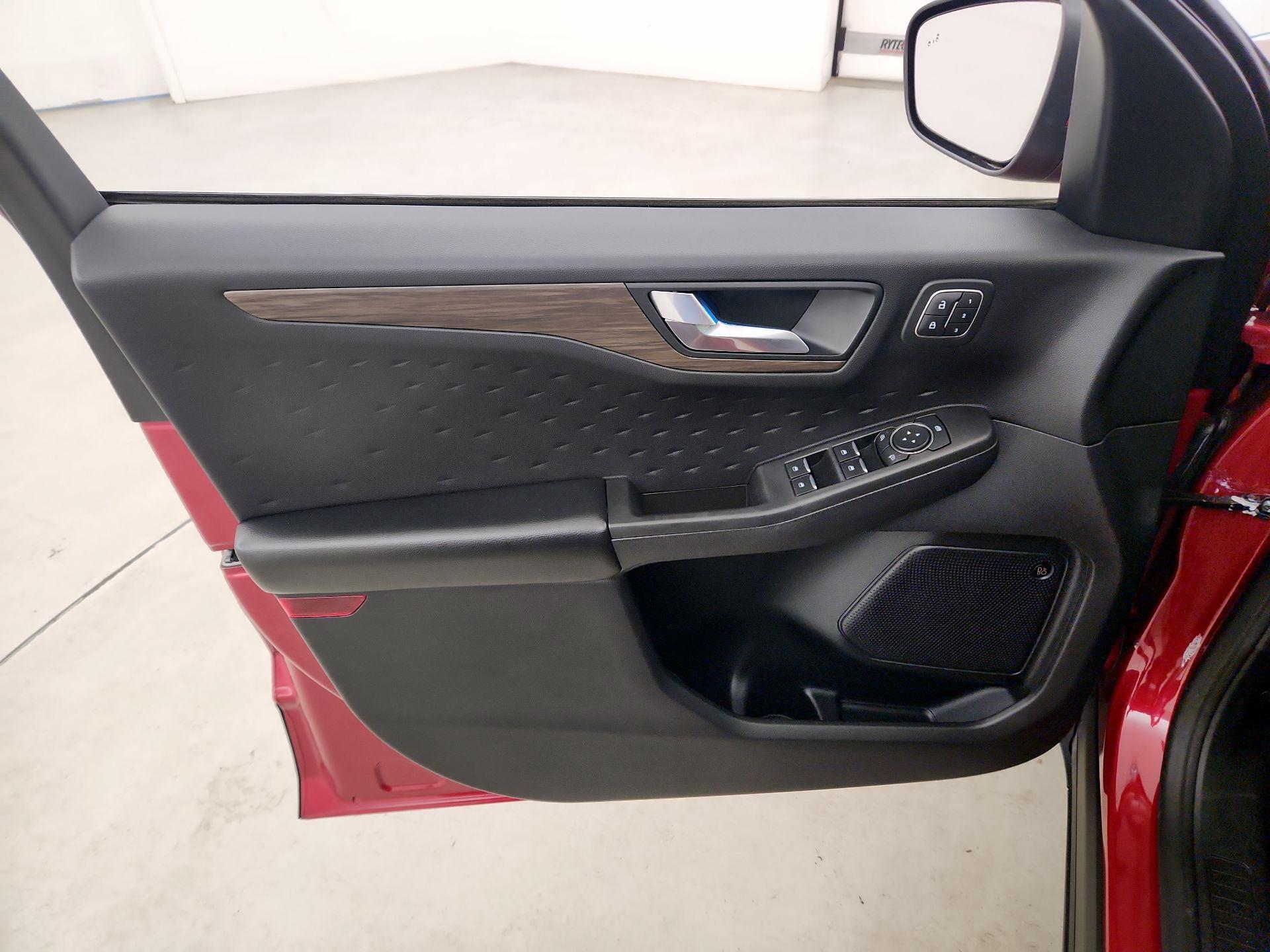 Thumbnail: 2020 Ford Escape - 12