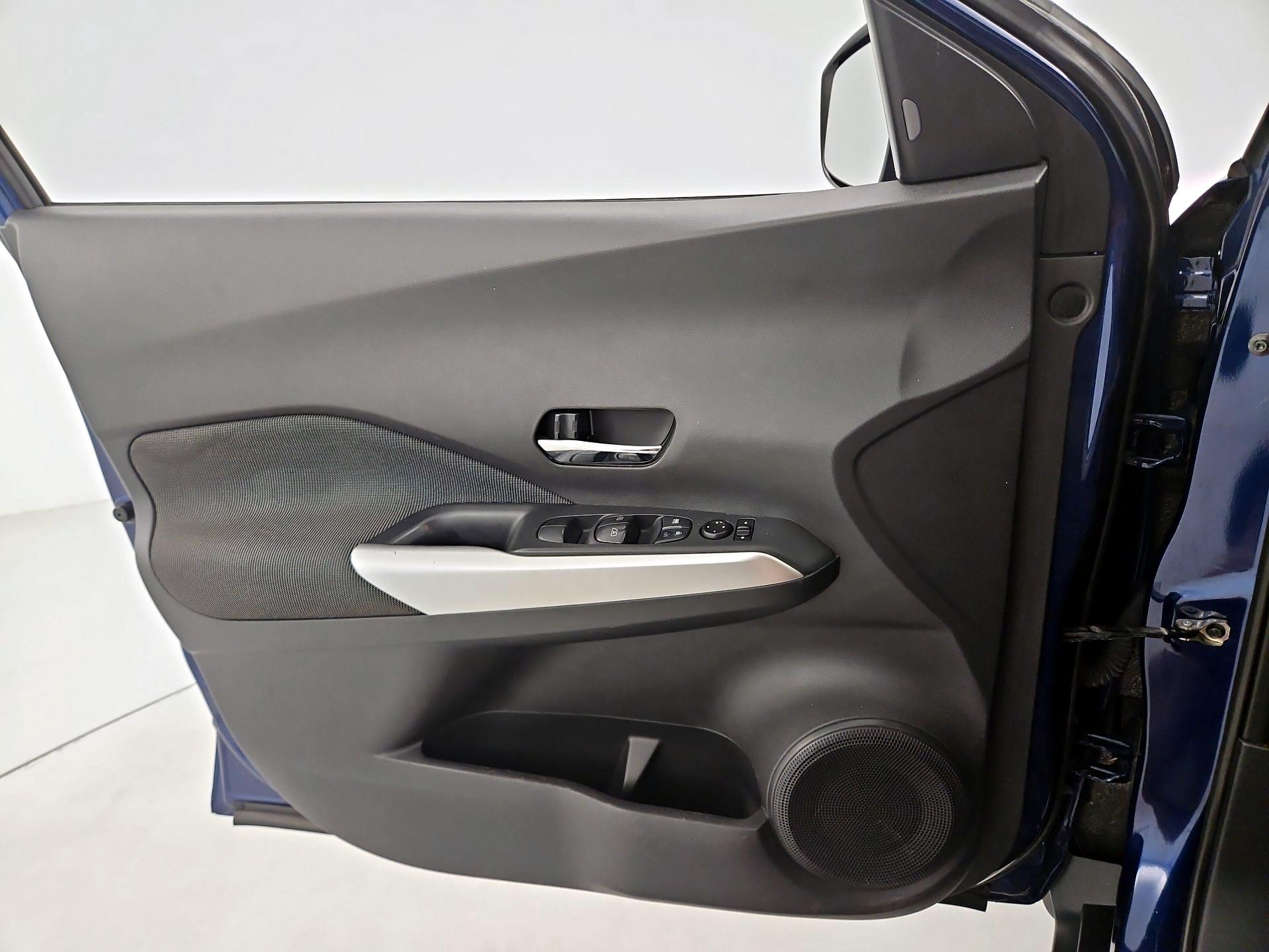 Thumbnail: 2020 Nissan Kicks - 12