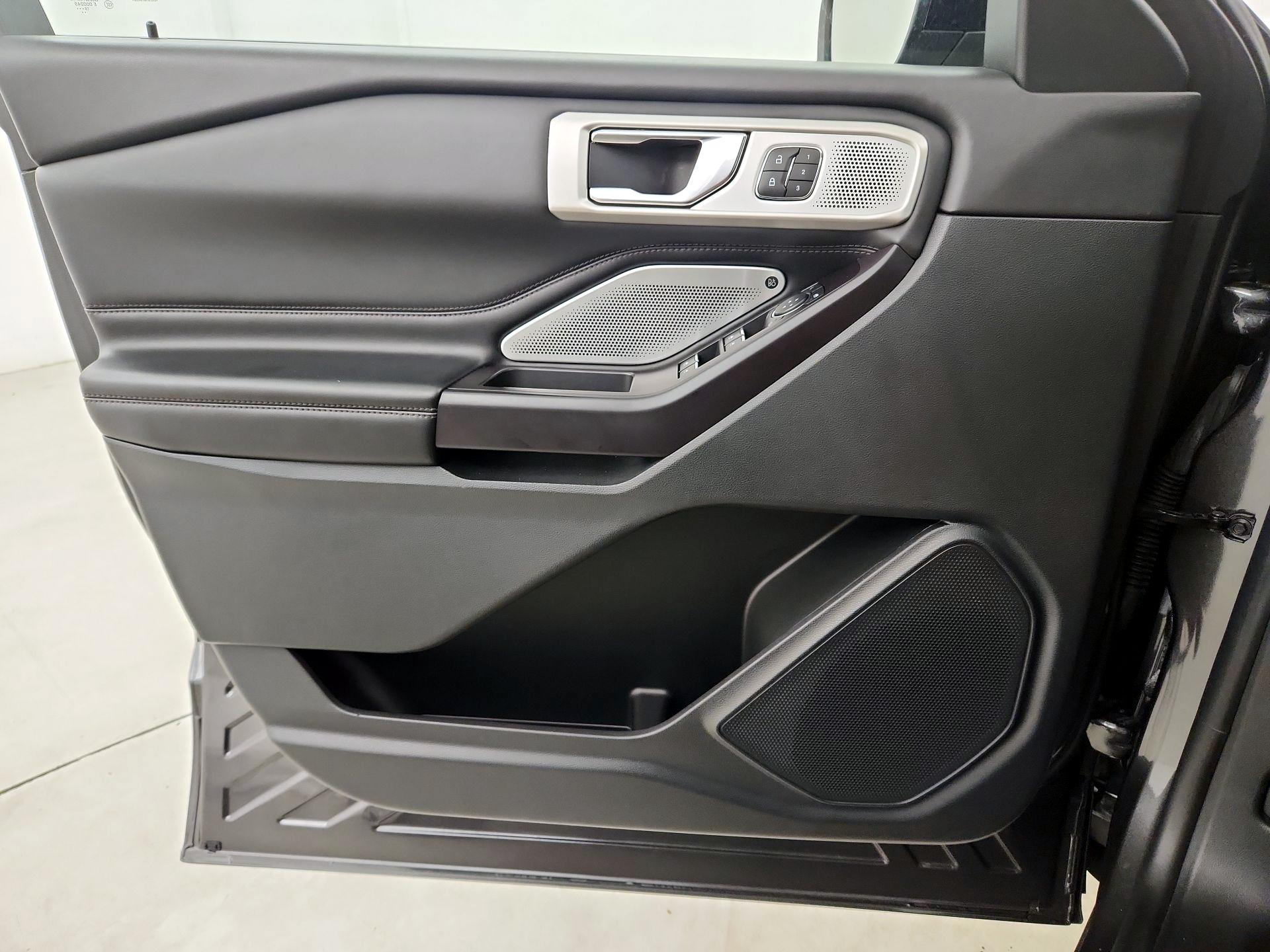 Thumbnail: 2020 Ford Explorer - 12