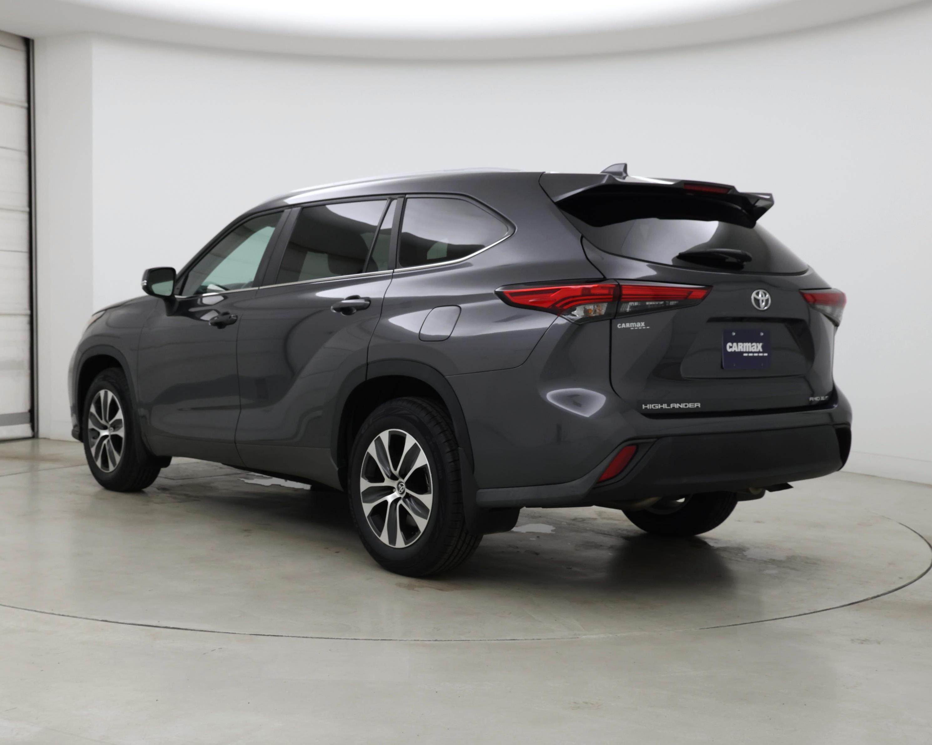 Thumbnail: 2023 Toyota Highlander - 2