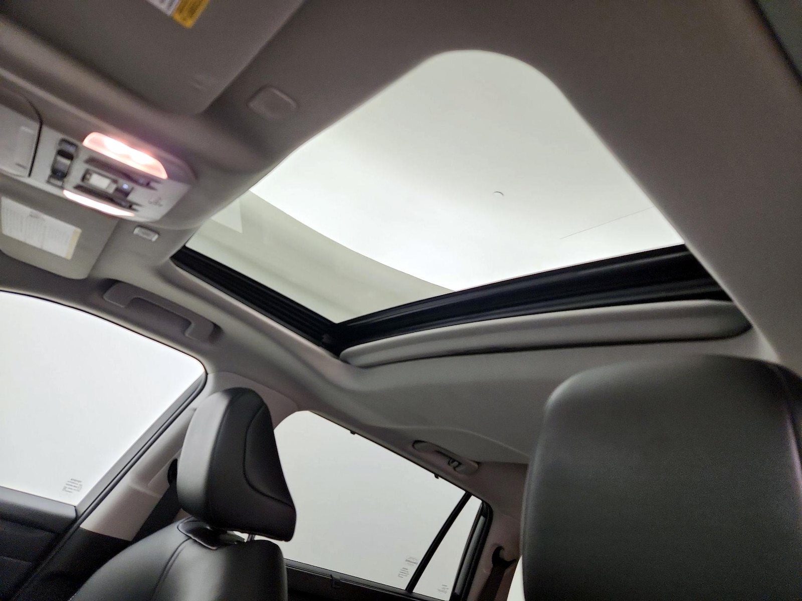 Sunroof(s) & Overhead Airbags