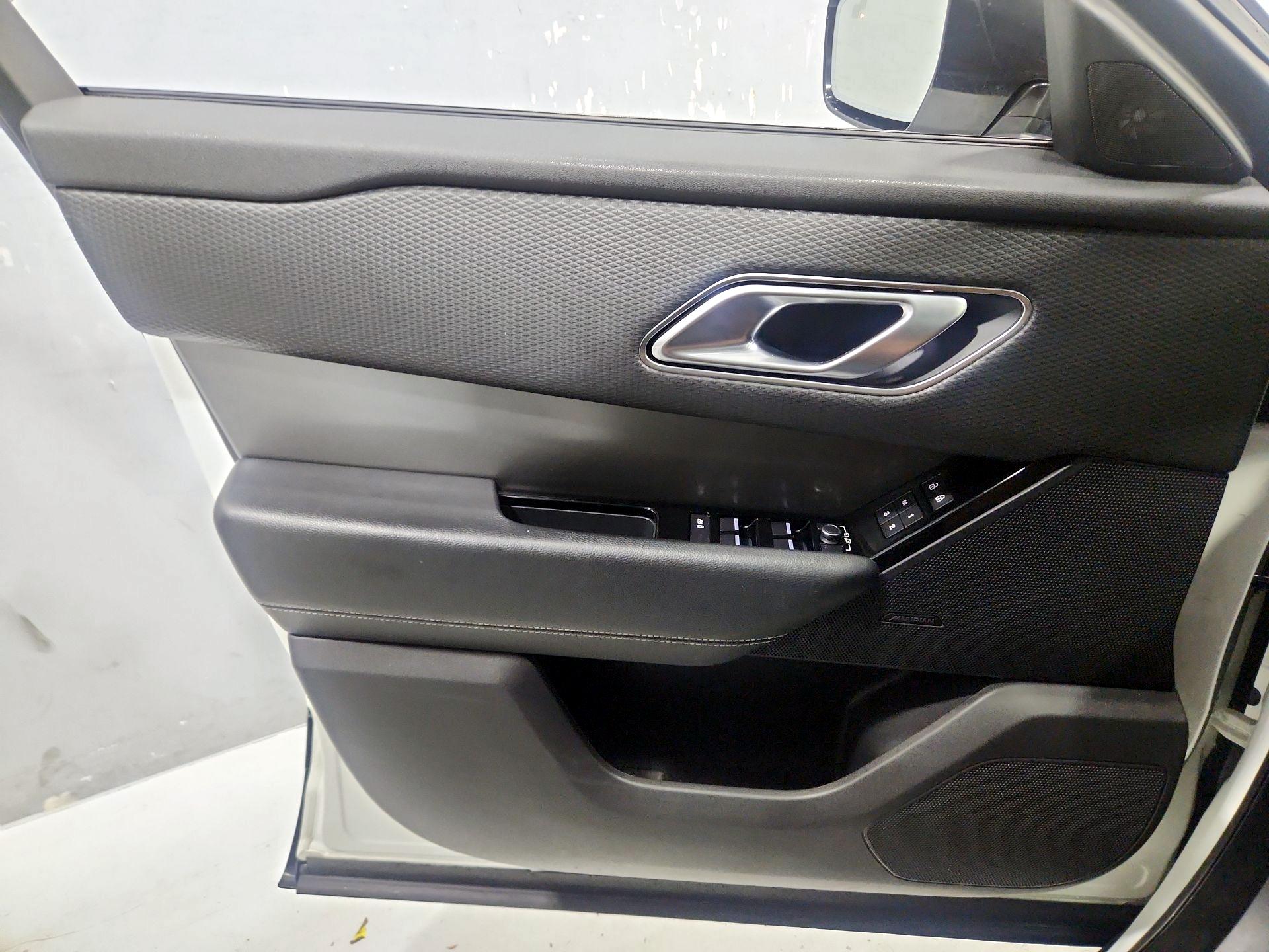 Thumbnail: 2021 Land Rover Range Rover Velar - 12