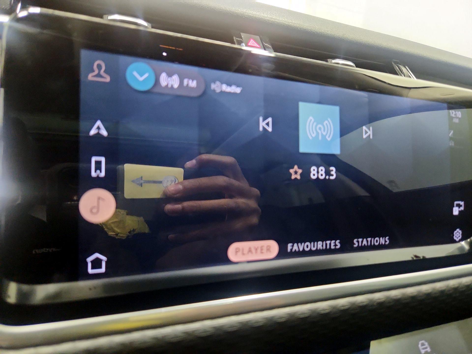Thumbnail: 2021 Land Rover Range Rover Velar - 15