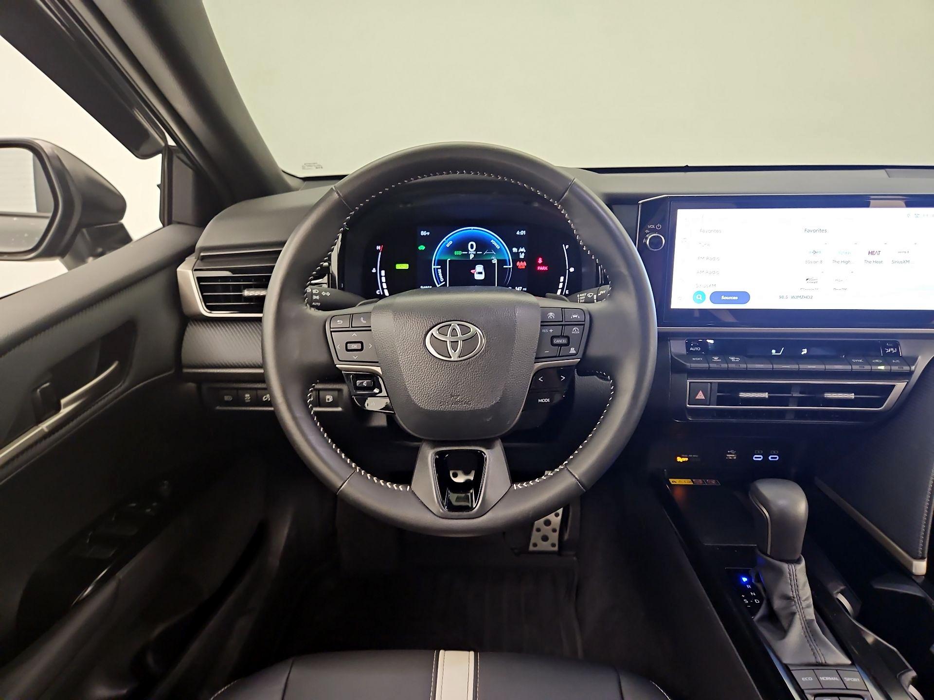 Thumbnail: 2025 Toyota Camry - 10