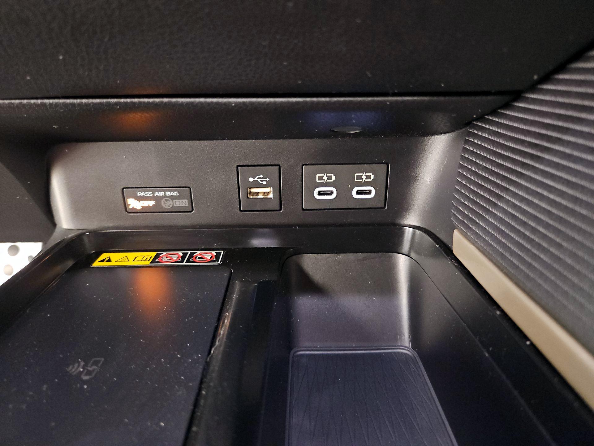 Thumbnail: 2025 Toyota Camry - 18