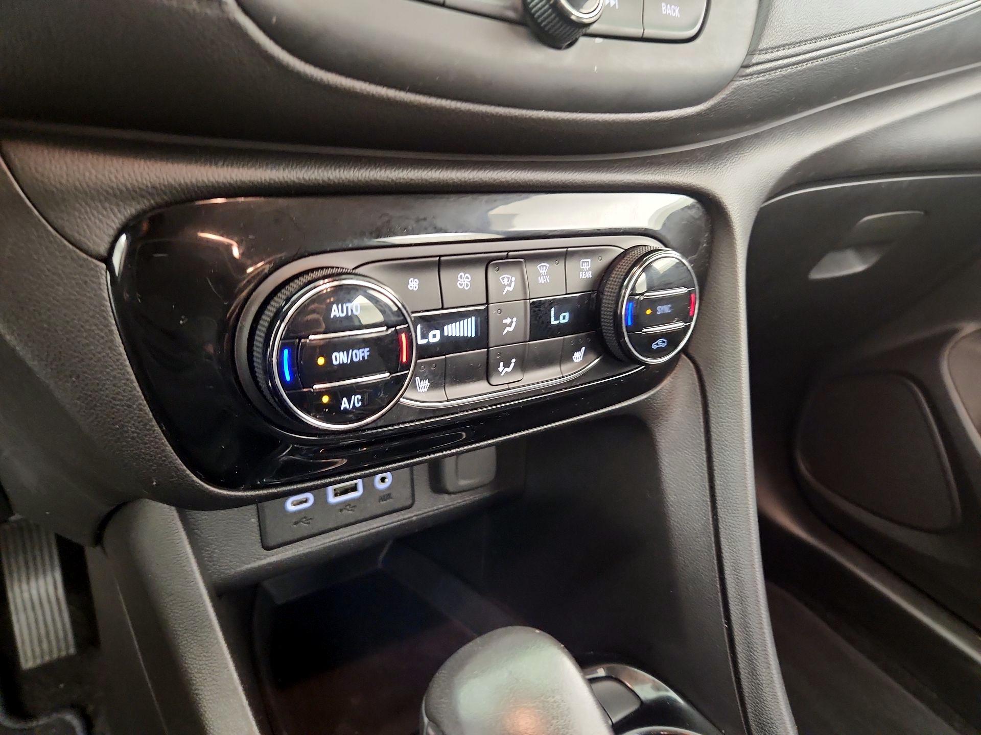 Thumbnail: 2021 Buick Encore GX - 16
