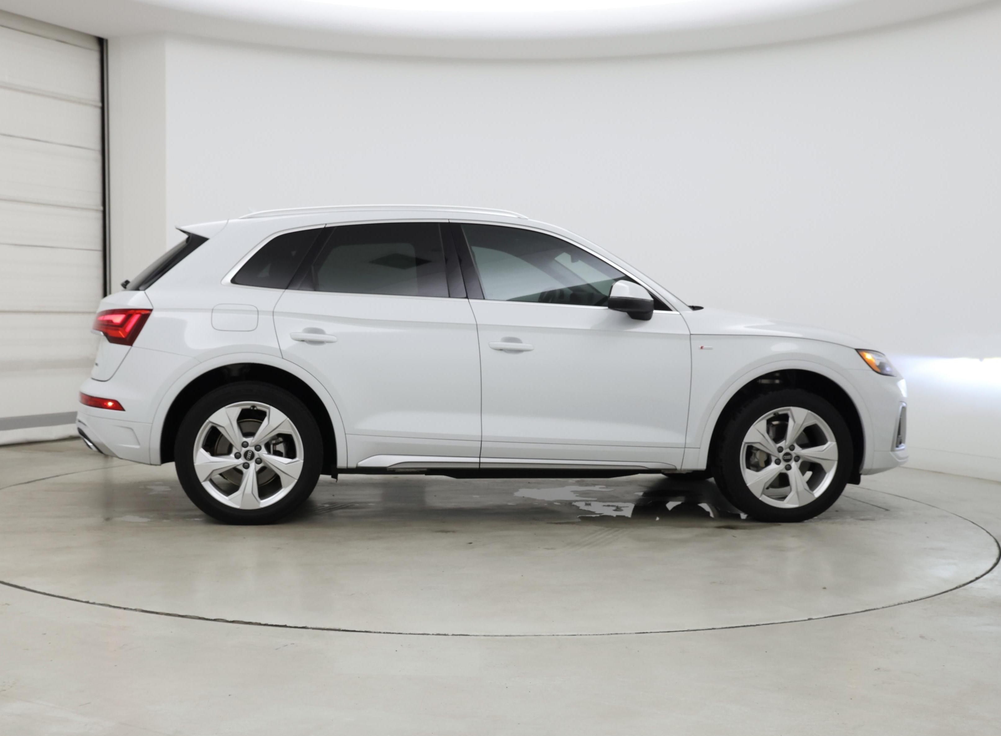 Thumbnail: 2022 Audi Q5 - 7